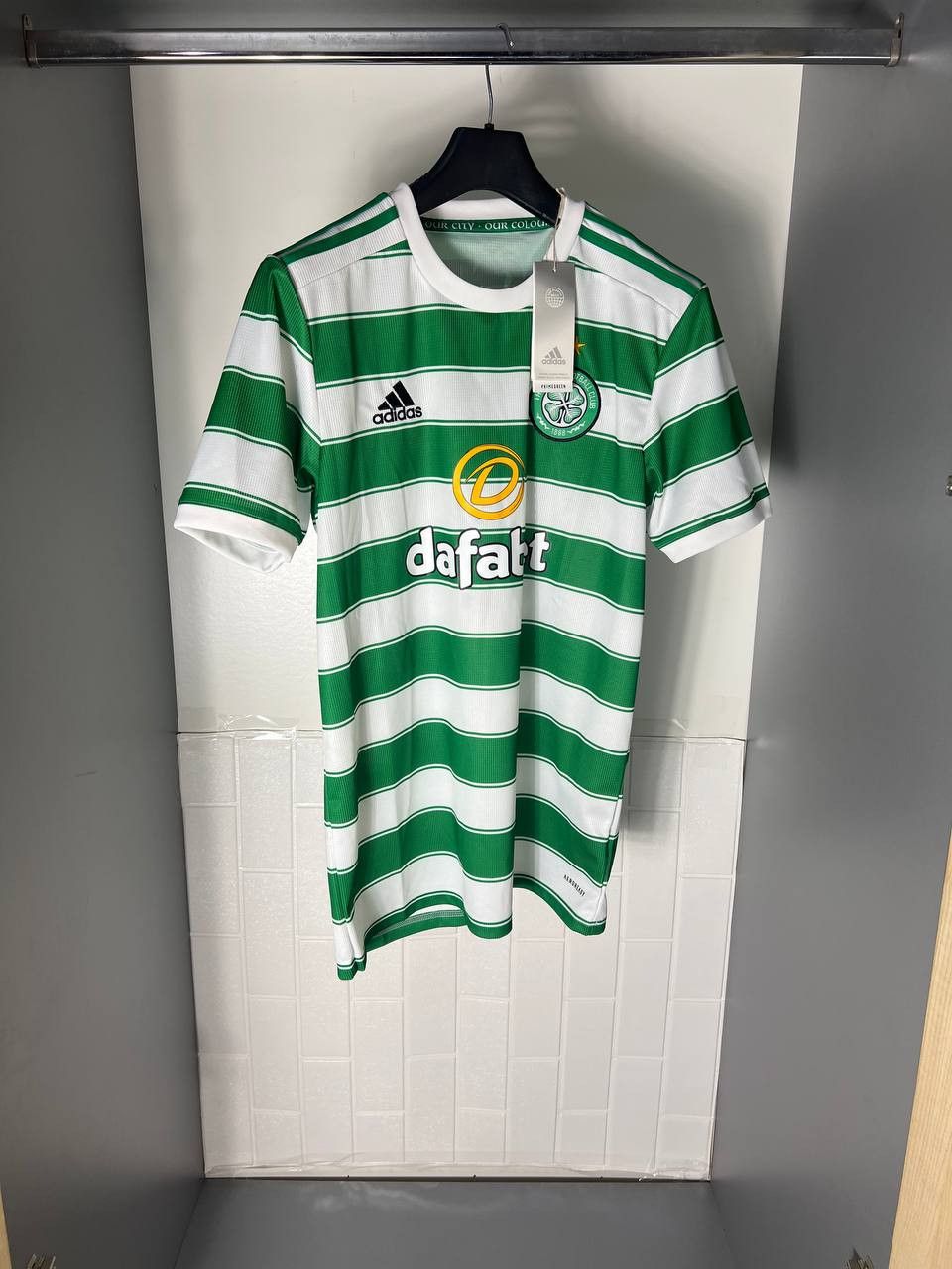 Adidas VINTAGE ADIDAS FC CELTIC SCOTLAND SOCCER JERSEY Y2K Size US M / EU 48-50 / 2 - 4 Thumbnail
