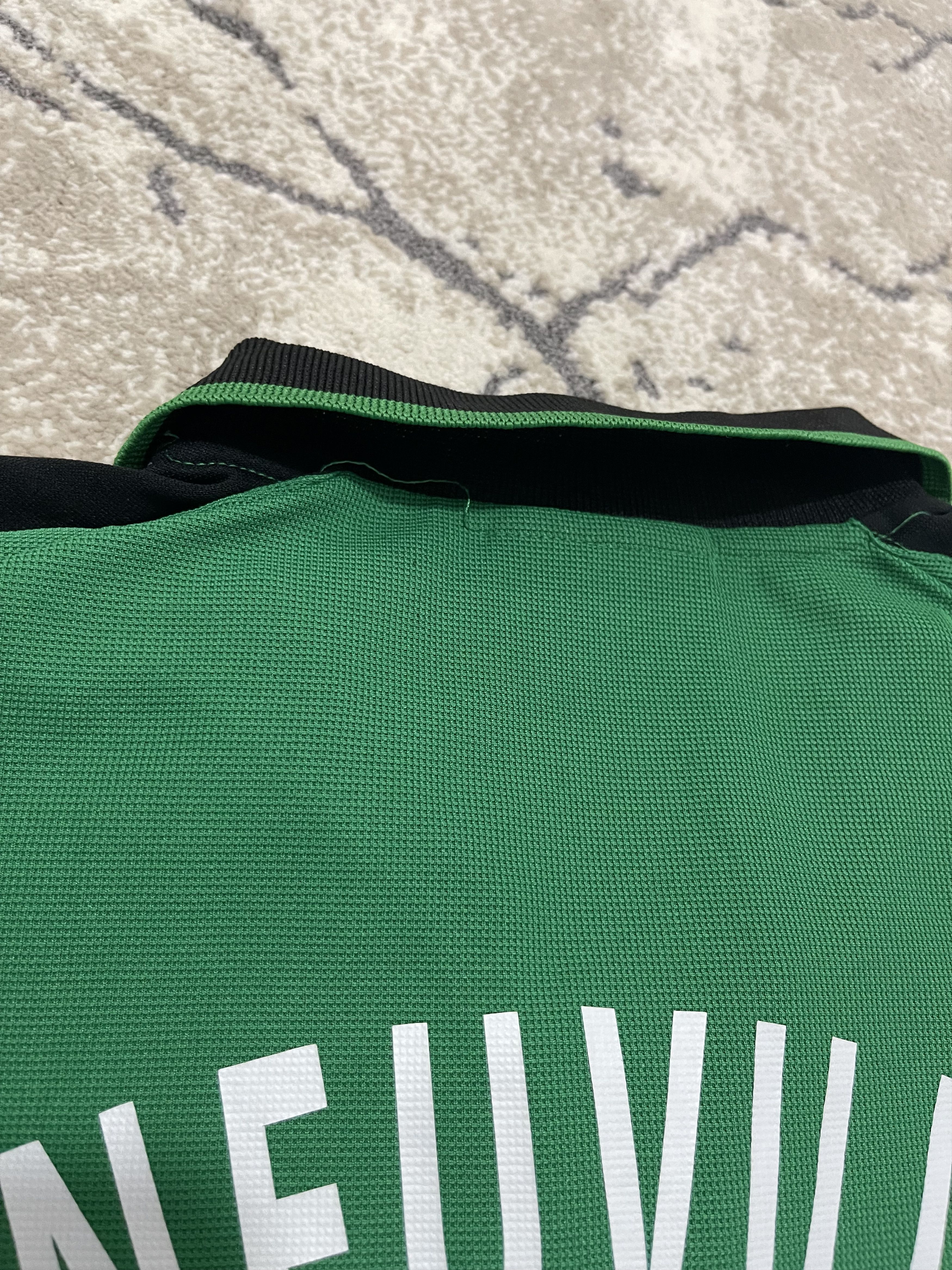 Lotto Sport Borussia M’gladbach GK Neuville #27 Signed Boys XL/M Size US M / EU 48-50 / 2 - 8 Thumbnail
