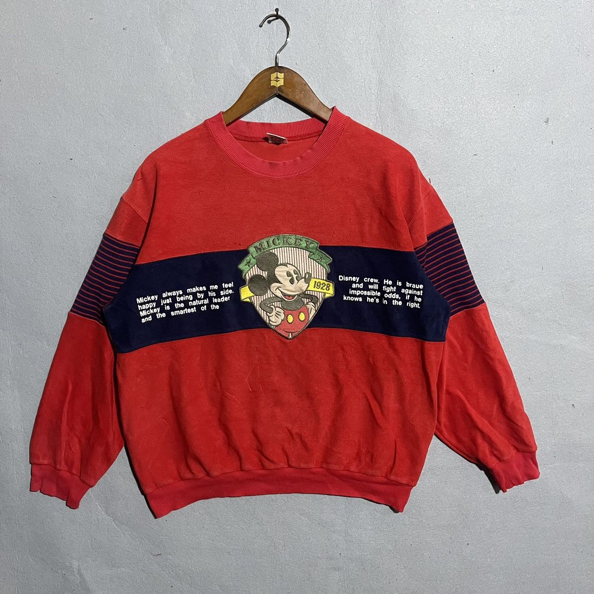 Disney Vintage Mickey Unlimited Red Sweatshirt – 1990s Disney Size US L / EU 52-54 / 3 - 1 Thumbnail