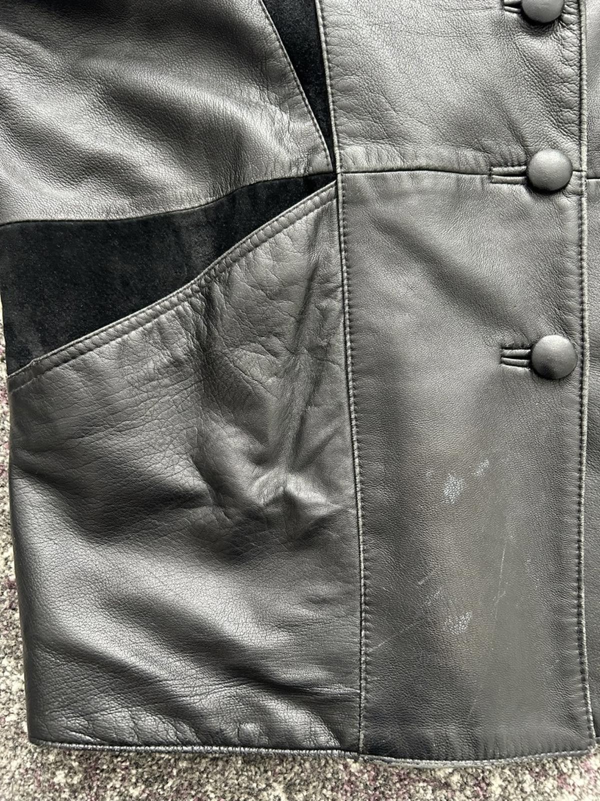 Unknown London Vintage Women's Black Leather and Suede Jacket with Bird App Size M / US 6-8 / IT 42-44 - 4 Thumbnail