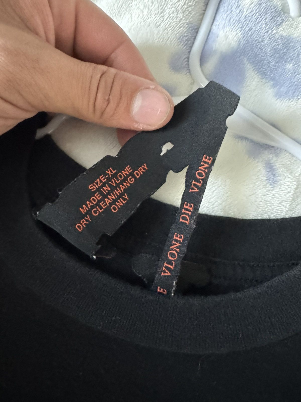 Vlone Vlone “Stay Away” Tee XL Size US XL / EU 56 / 4 - 3 Thumbnail