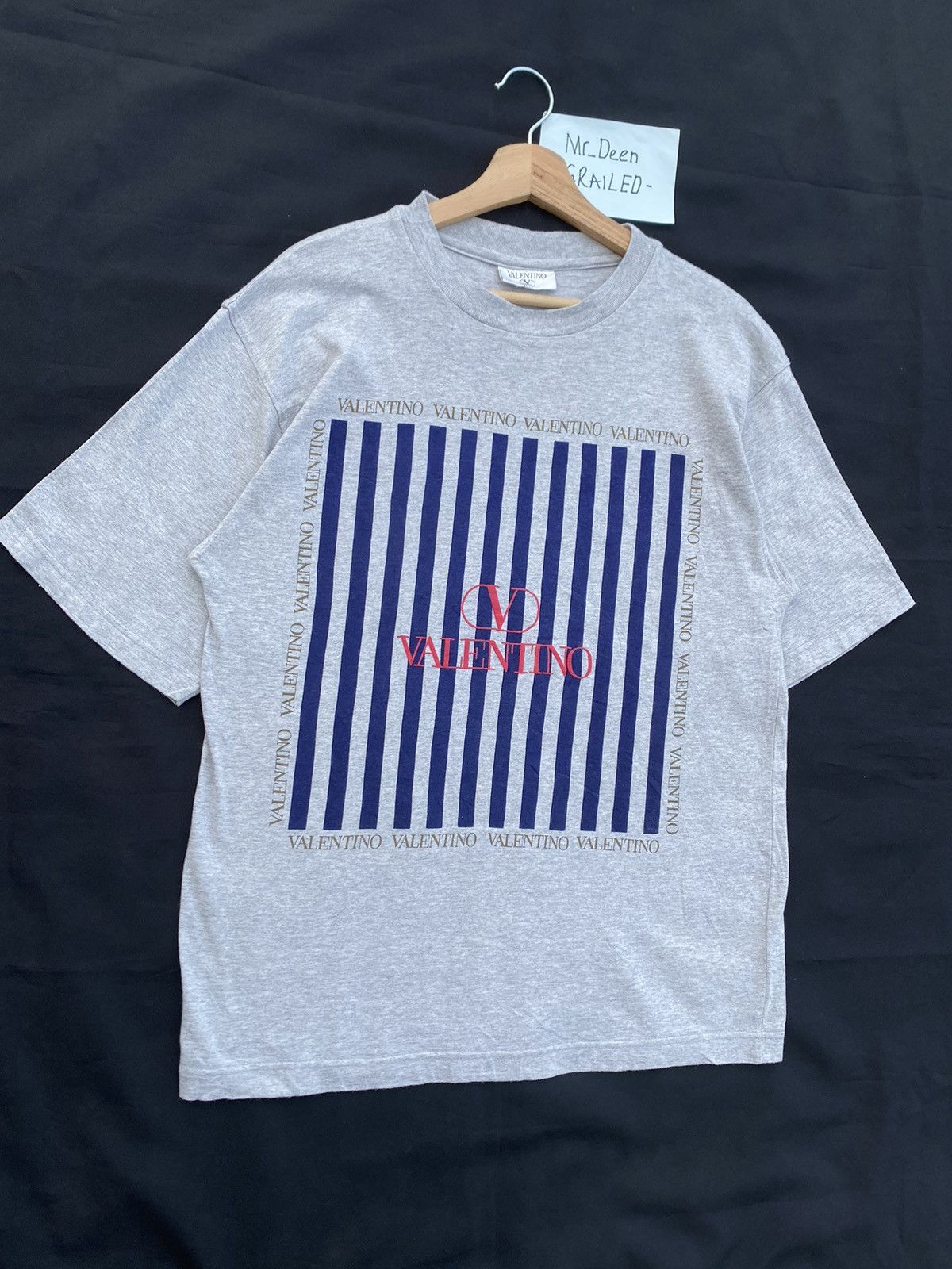 Valentino Rare Vintage Valentino Spellout Biglogo Tshirt Size US M / EU 48-50 / 2 - 3 Thumbnail