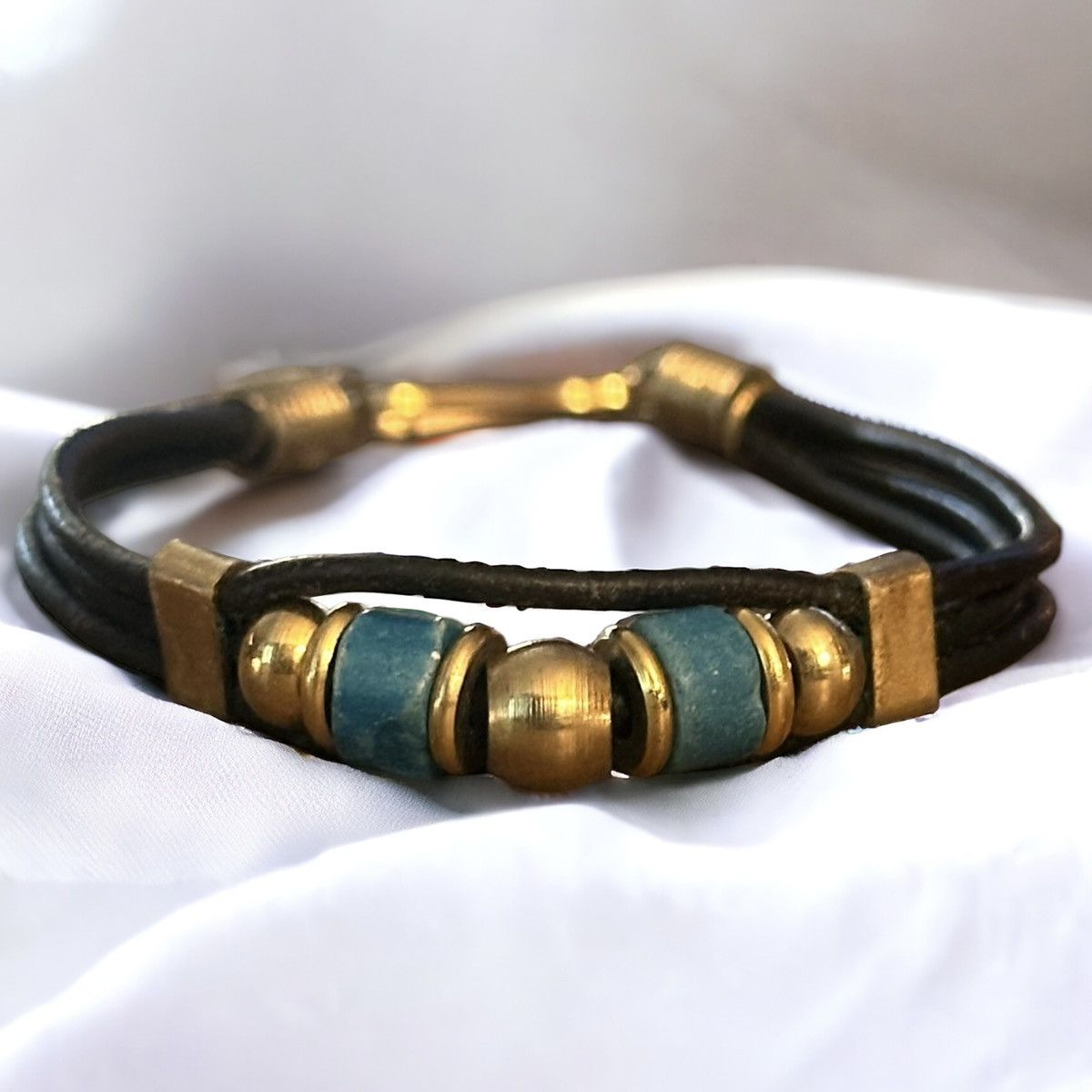 Vintage Vintage leather cord bead bracelet Size ONE SIZE - 1 Thumbnail