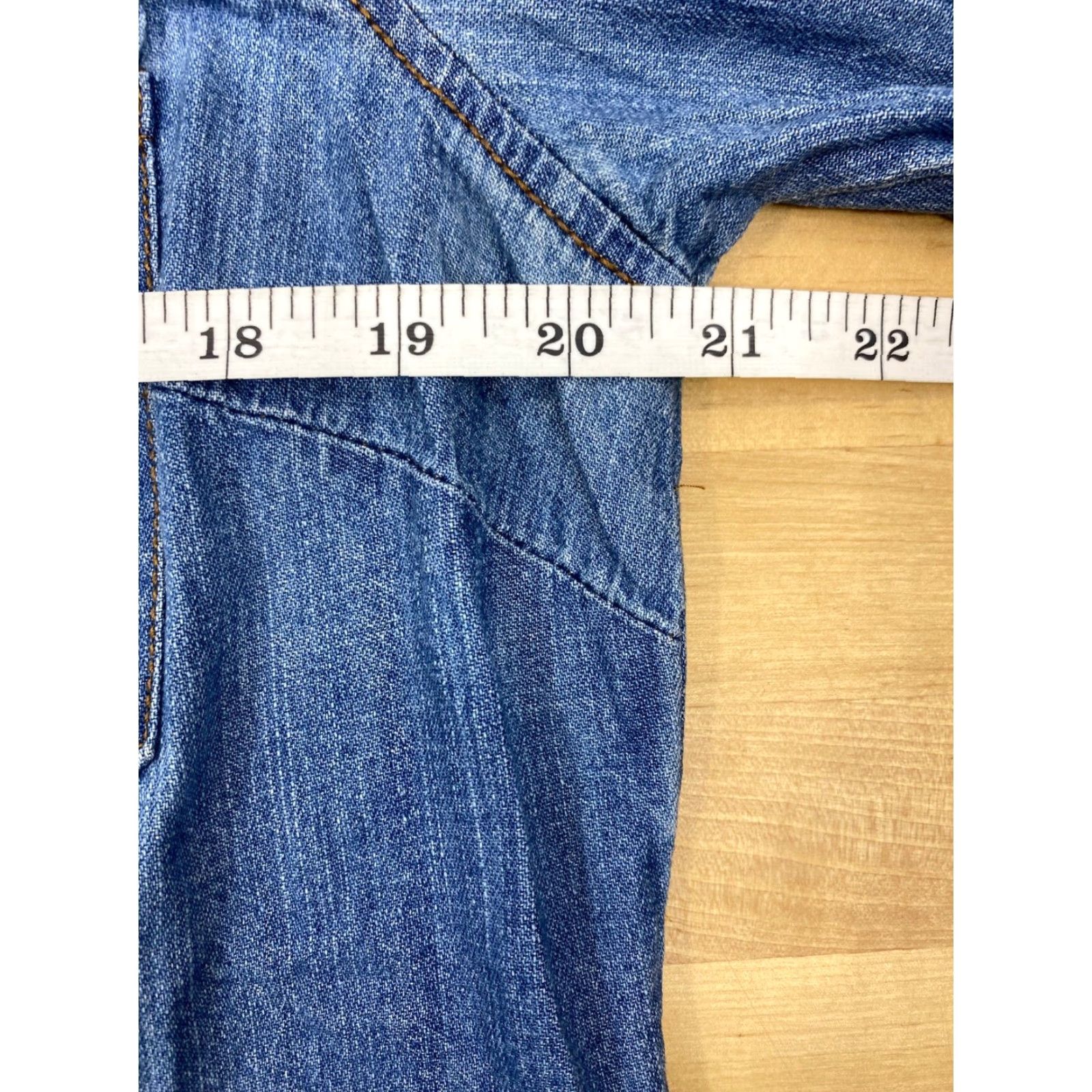Vintage Stradivarius Womens Denim Button Down Long Sleeve Size L Floral blue 1990s Casual Cotton Regular Womens Size L / US 10 / IT 46 - 7 Thumbnail