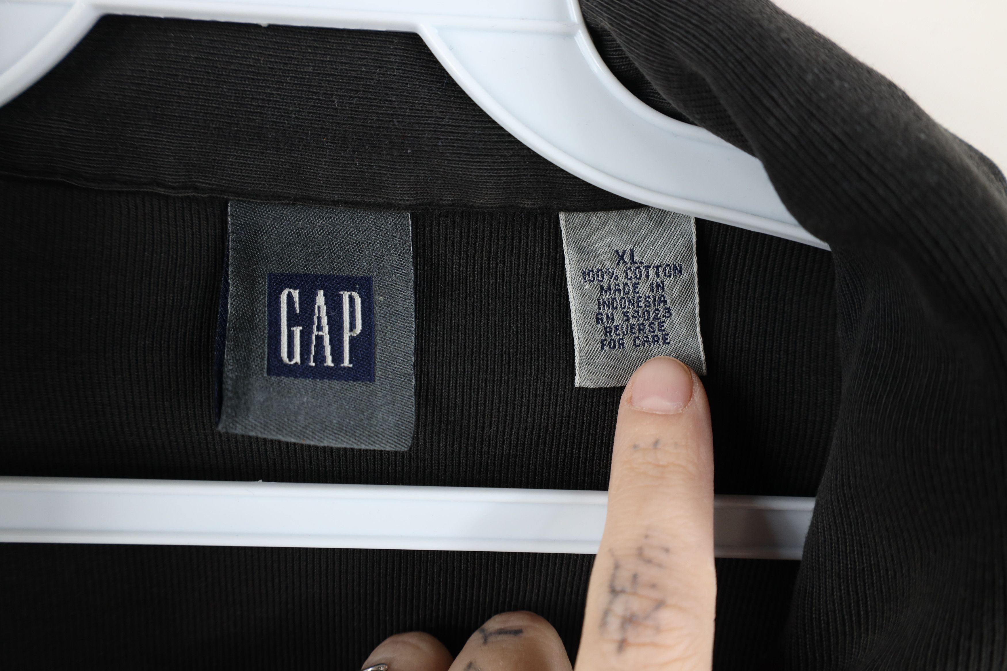 Gap Vintage 90s Gap Heavyweight Ribbed Knit Button Shirt Black Size US XL / EU 56 / 4 - 12 Thumbnail