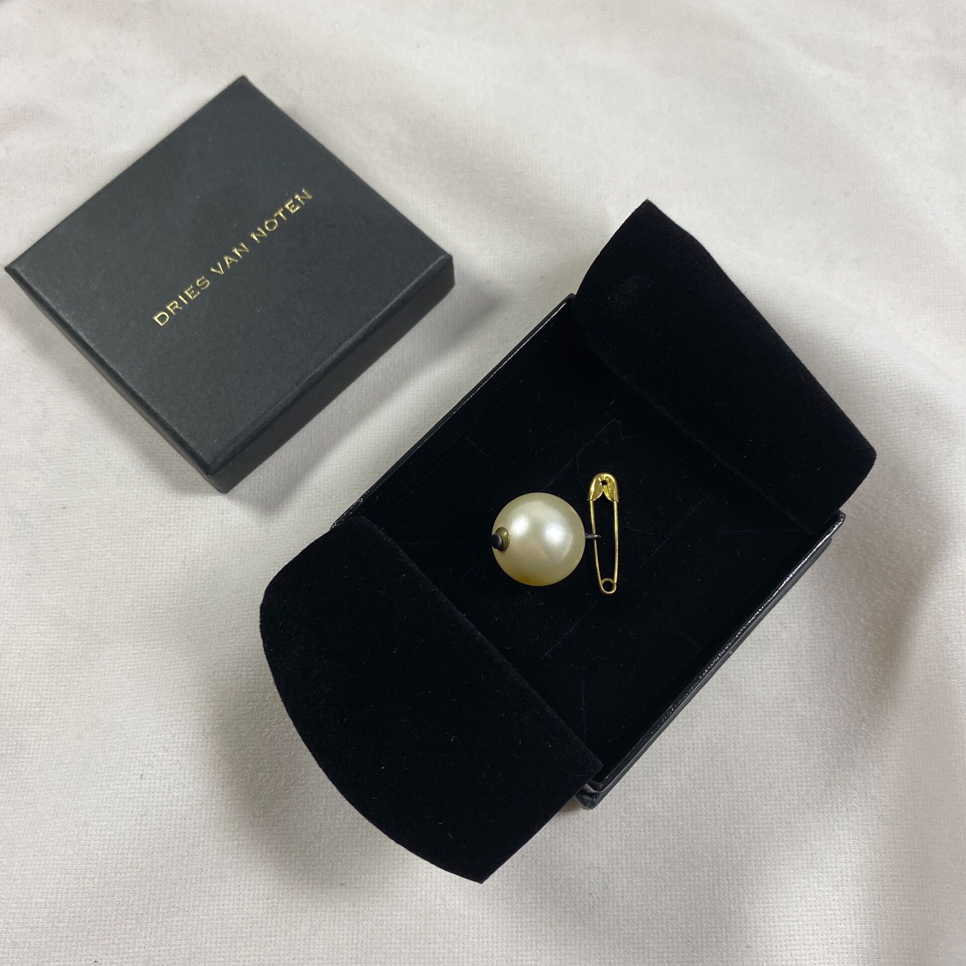 Dries Van Noten Dries Van Noten Pearl Brooch Size ONE SIZE - 1 Thumbnail