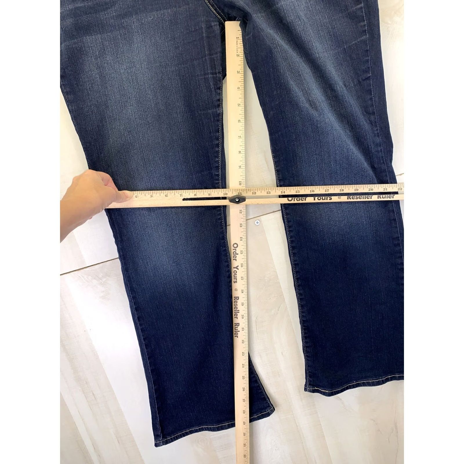 Levi's Levi’s Strauss Signature Modern Boot Cut Stretch Denim Jeans Womens Sz 30-5843 Denim Jeans Bootcut Womens Stretch 5-Pocket Regular Blue Velvet? Size 24" / US 00 / IT 34 - 4 Thumbnail