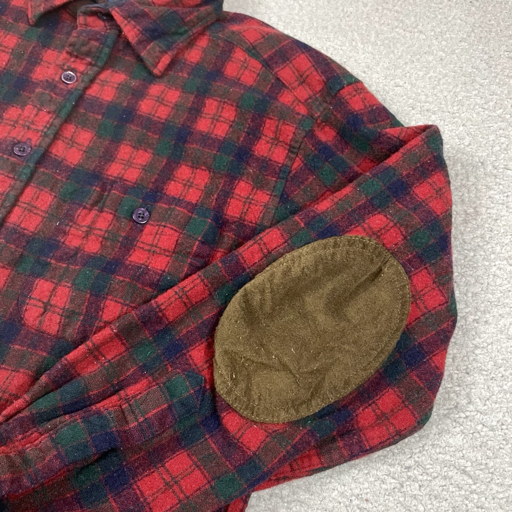 Pendleton VINTAGE Pendleton Shirt Men Wool Flannel Red Plaid Button-Up Coat? (Oops) Size US S / EU 44-46 / 1 - 3 Thumbnail