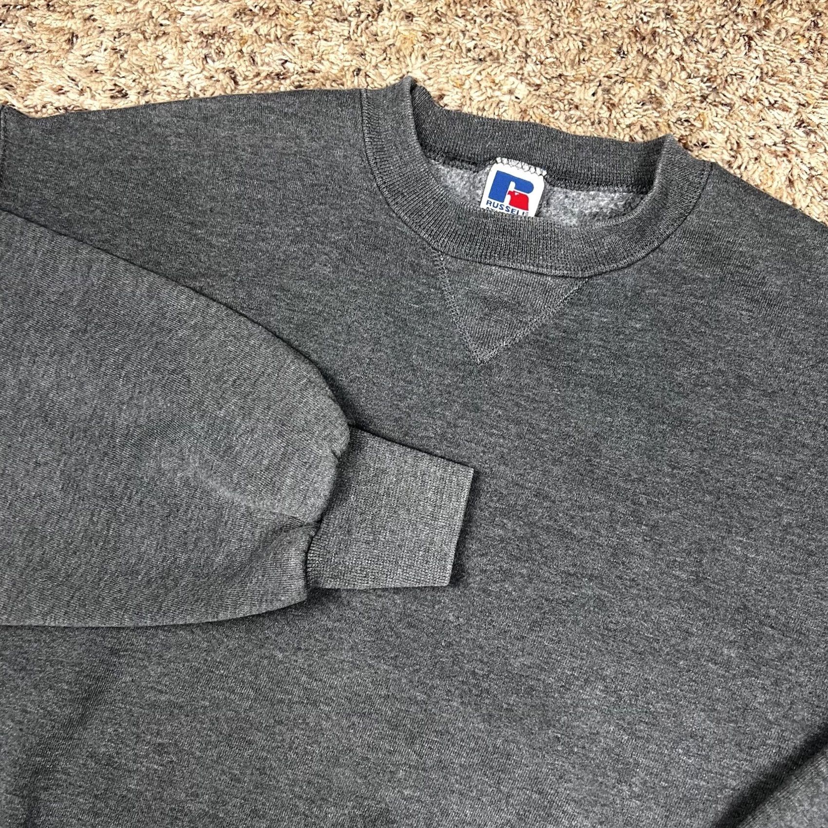Russell Athletic VINTAGE Russell Athletic Sweatshirt Gray Blank Crewneck L Adults Unisex 90s / 60/40 Polyester Cotton Size US L / EU 52-54 / 3 - 4 Thumbnail