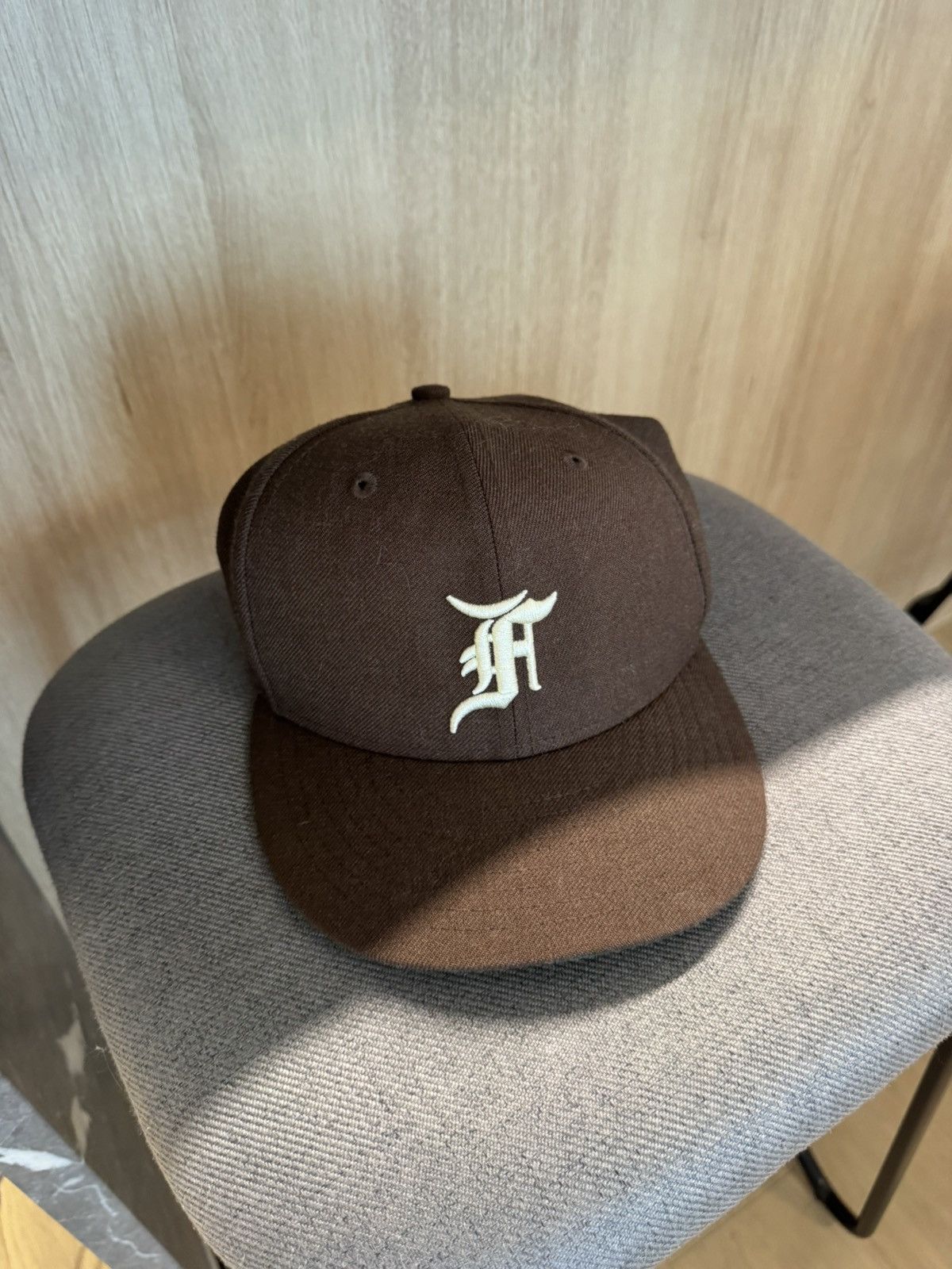 FEAR OF GOD フィアオブゴッド  ニューエラ ブラウン New Era x Fear of God Essential 59FIFTY Fitted Brown 7 7/8