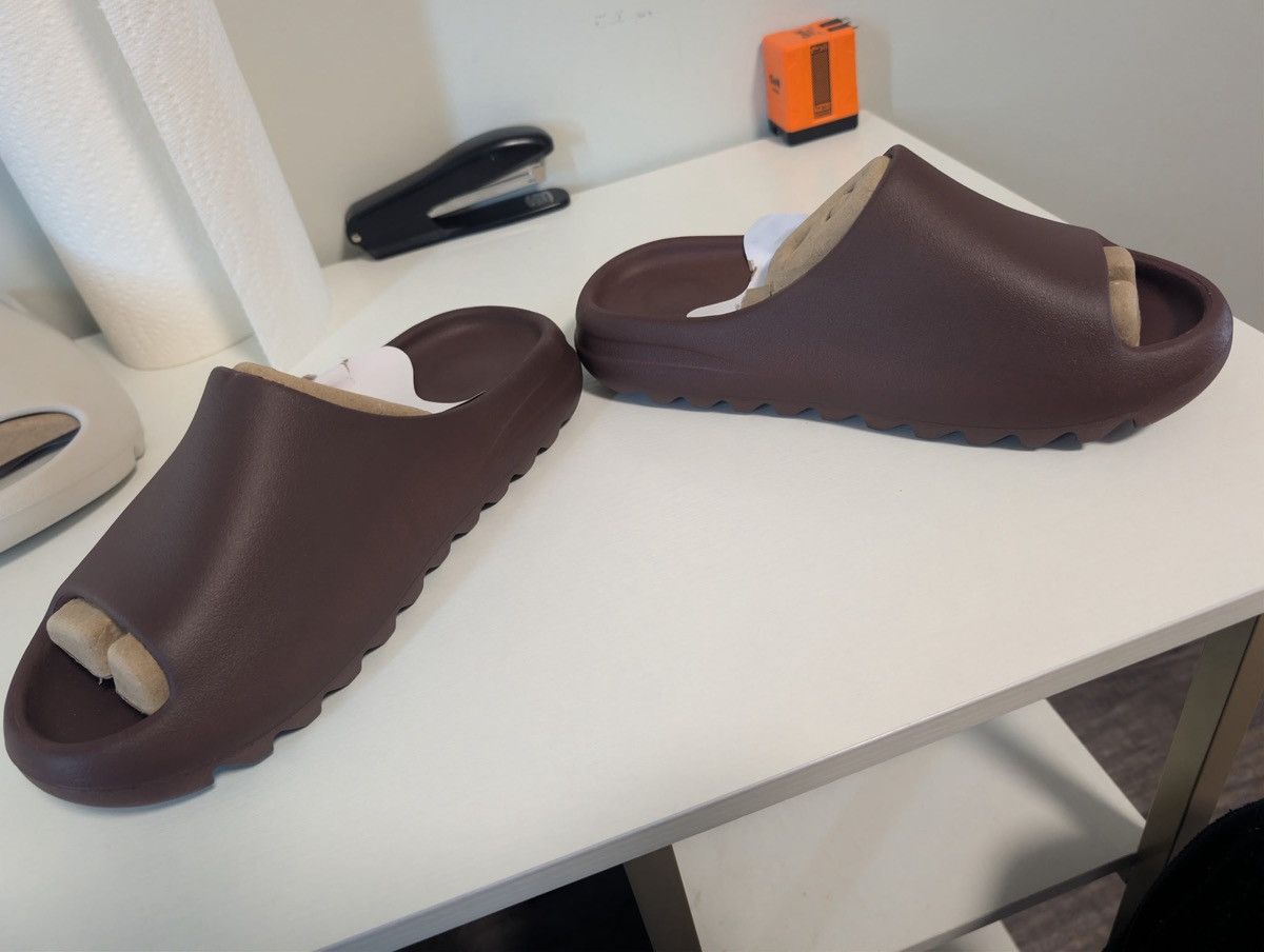 Yeezy 2025 Yeezy Slide “Fudge” Size US 10 / EU 43 - 4 Thumbnail
