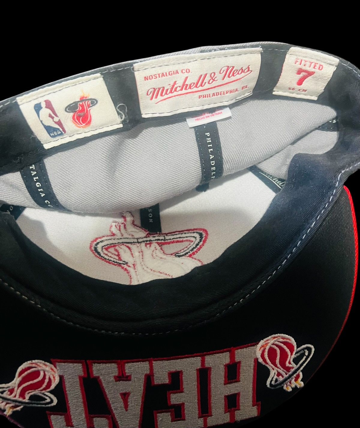 Mitchell & Ness Miami Heat Mitchell & Ness NBA Fitted hat cap Gray Red -7 Size ONE SIZE - 3 Thumbnail