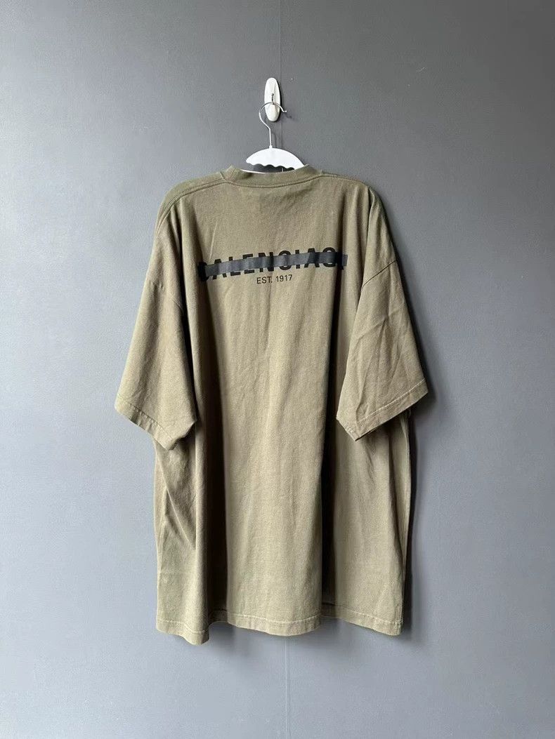 Balenciaga Balenciaga size 4 Cover logo short sleeve Size US M / EU 48-50 / 2 - 2 Thumbnail