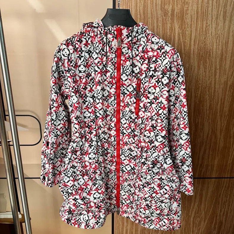 Louis Vuitton Louis Vuitton Windbreaker with colorful graffiti and presb Size XS / US 0-2 / IT 36-38 - 1 Thumbnail