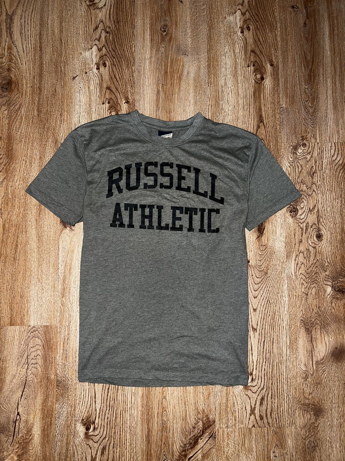 Russell Athletic × Vintage 💥Thrashed Vintage Russell Athletic Sun Faded Washed T-Shirt Size US L / EU 52-54 / 3 - 1 Thumbnail