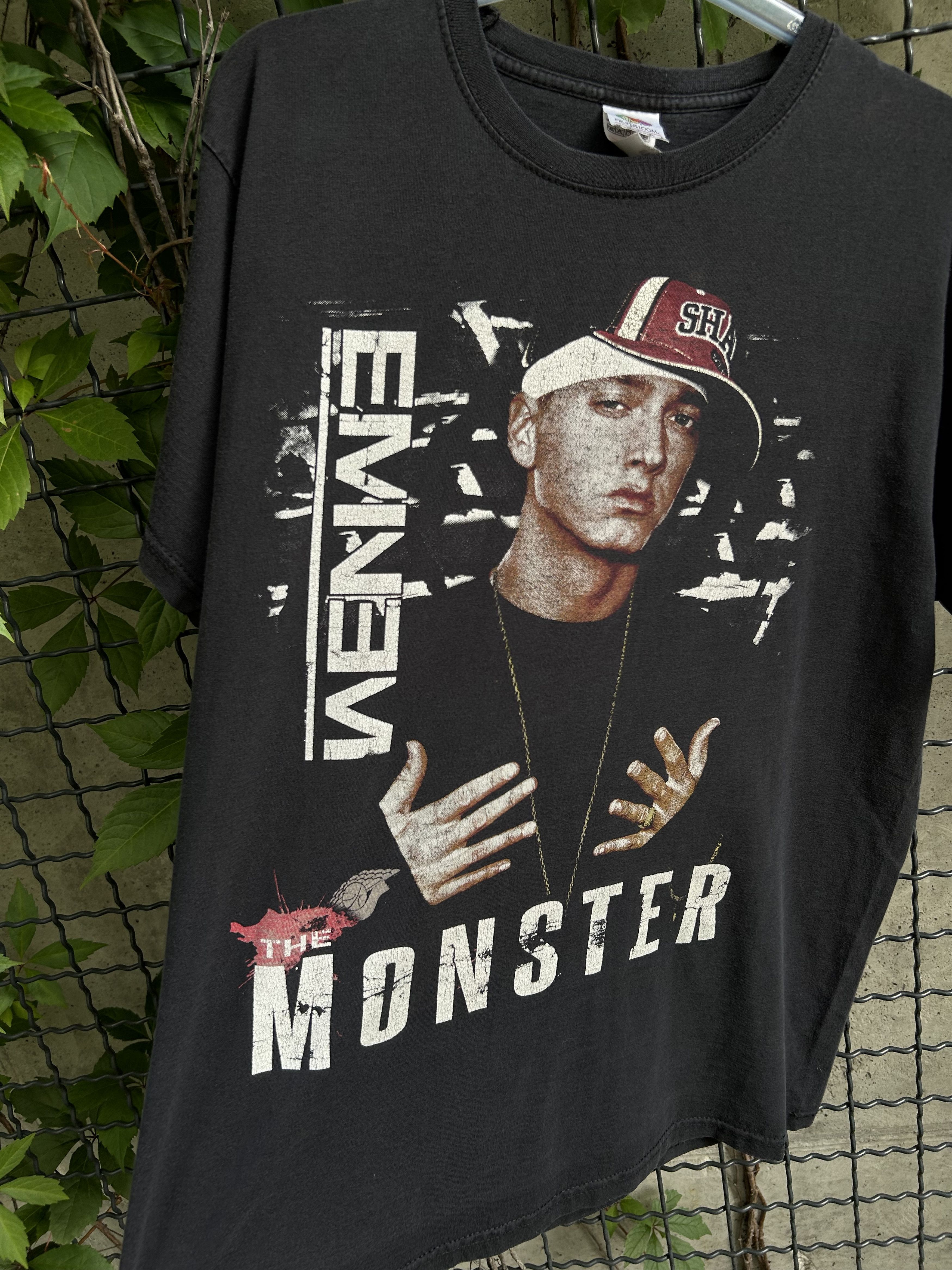 Rap Tees Vintage 2000s Eminem The Monster Rihanna Rap T-shirt Size US L / EU 52-54 / 3 - 3 Thumbnail