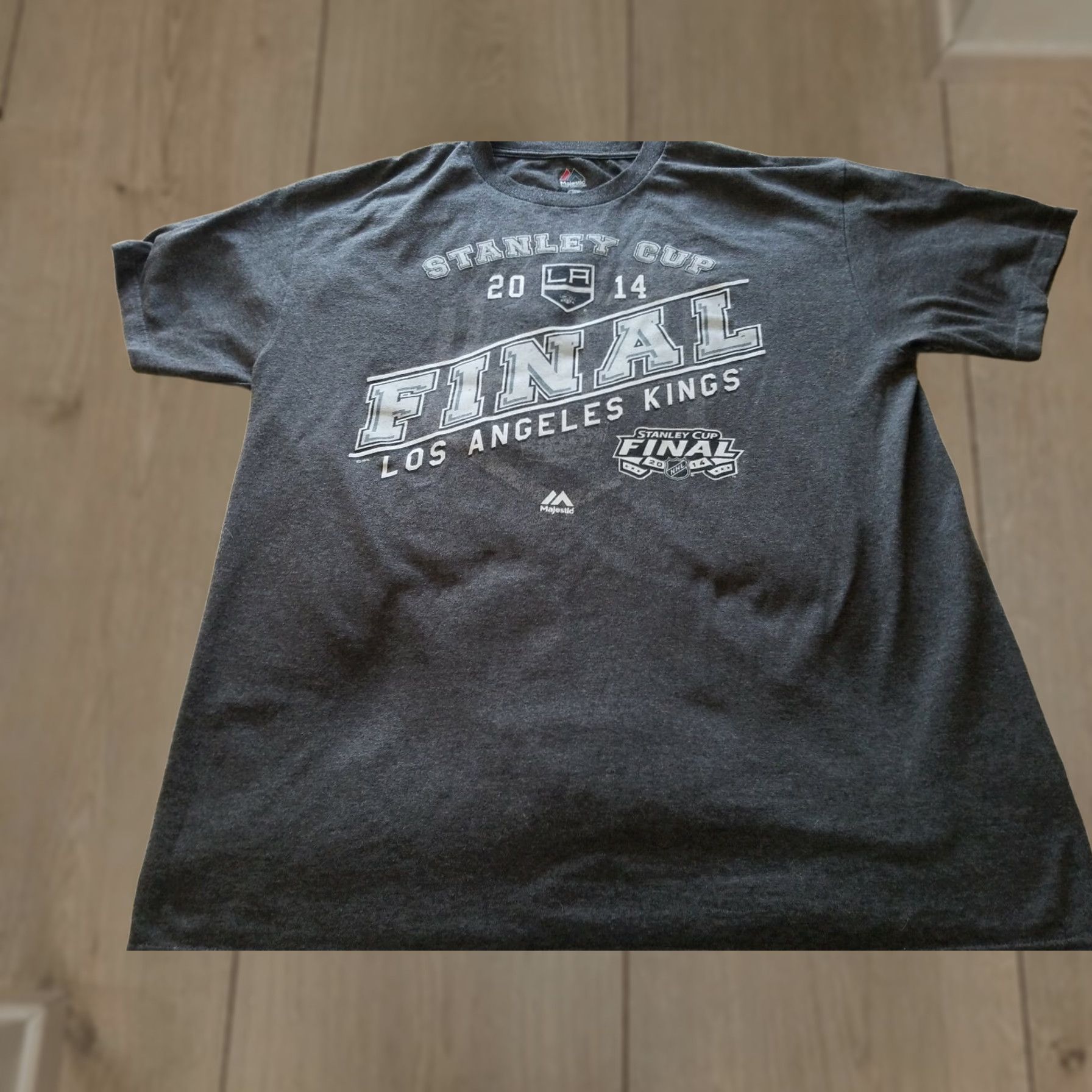NHL VINTAGE? No. Los Angeles Kings Majestic NHL 2014 Stanley Cup Finals T-Shirt Gray L Mens Shirt Short Sleeve Crew Neck Sports Size US L / EU 52-54 / 3 - 1 Thumbnail