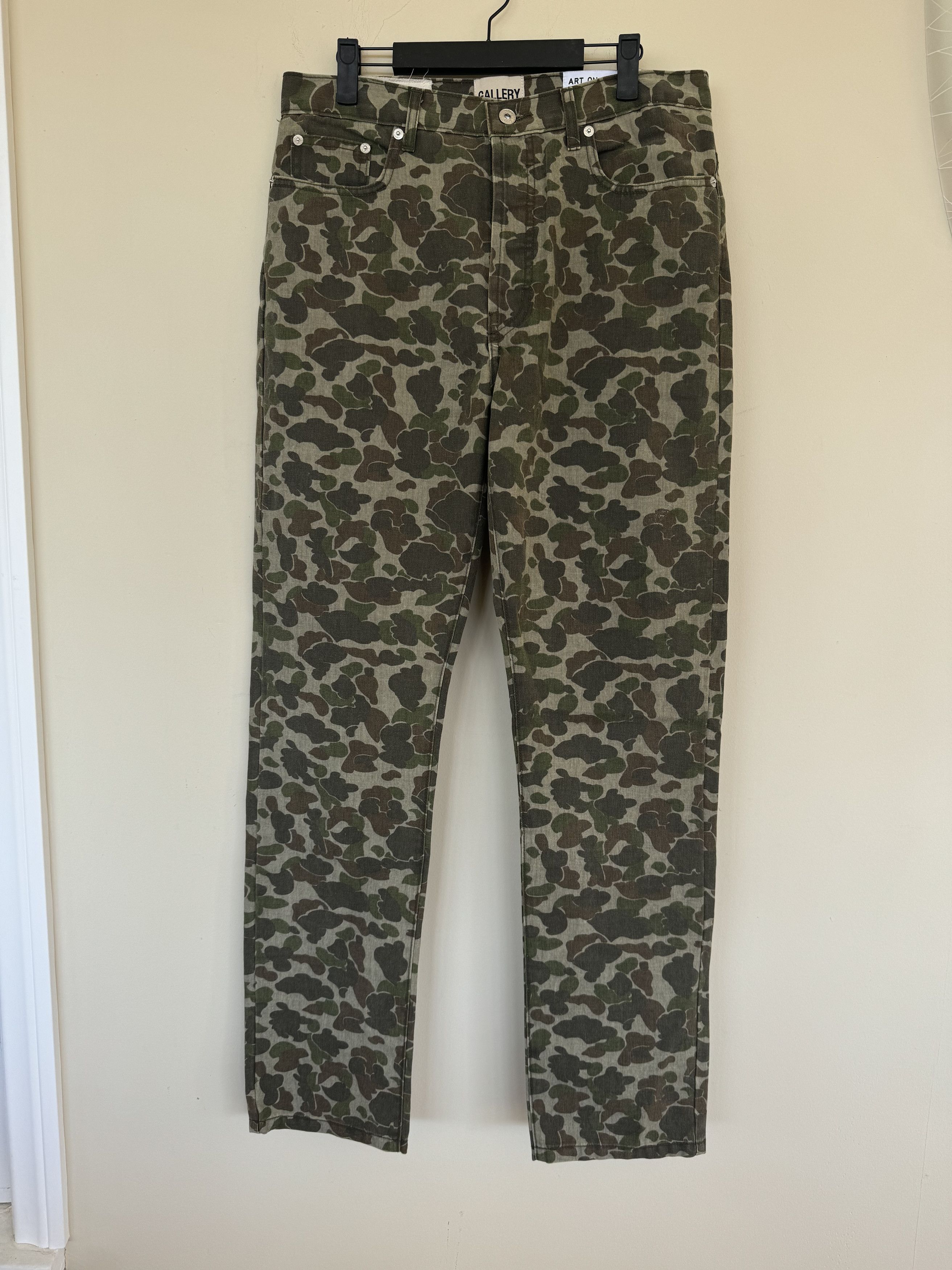 image of Gallery Dept Gaallery Dept Camo Pants, Men's (Size 31)