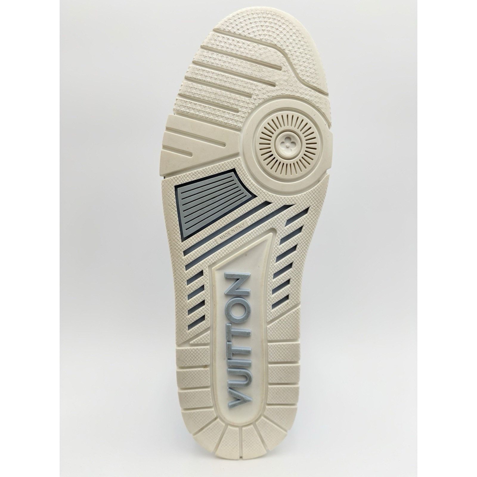 Louis Vuitton Louis Vuitton Trainer ' Light Blue White ' | GREAT COND! Size US 12.5 / EU 45-46 - 7 Thumbnail