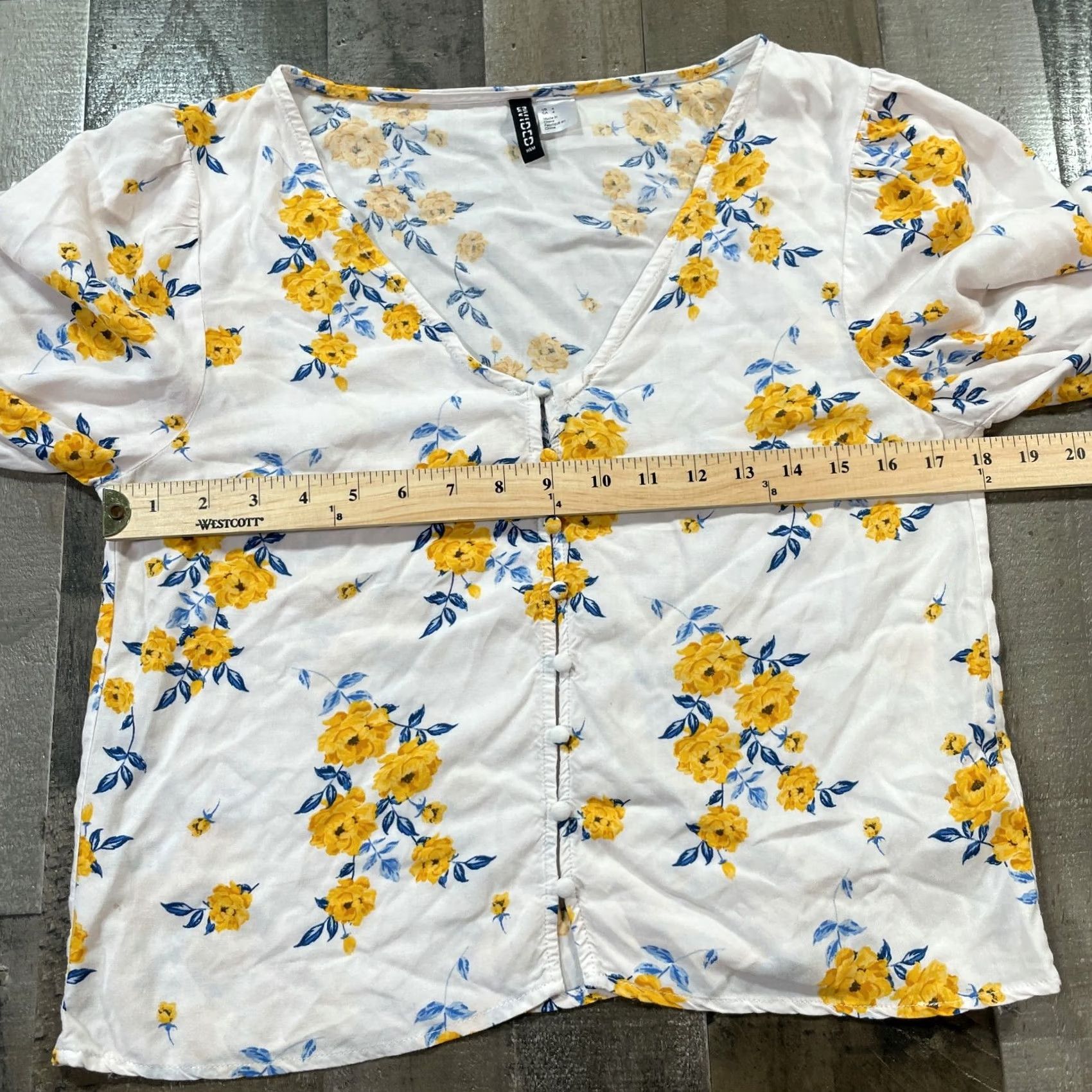 H&M H&M Divided Top Women Yellow Allover Floral 3/4 Sleeve Crop V Neck Long Sleeve Size 4 Size S / US 4 / IT 40 - 4 Thumbnail