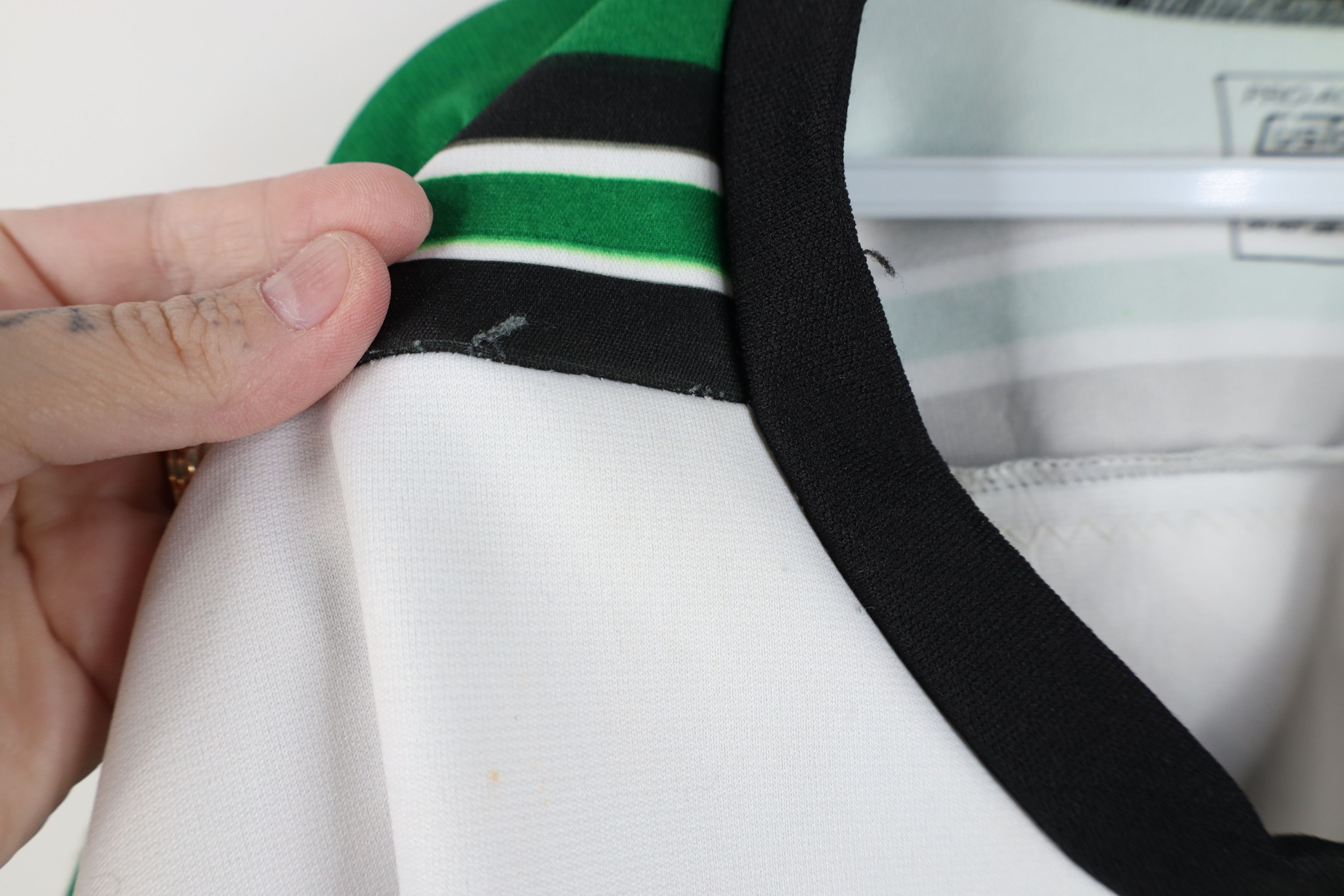 Vintage Vintage Spell Out Striped Kings Hockey Jersey White Green Size US L / EU 52-54 / 3 - 7 Thumbnail