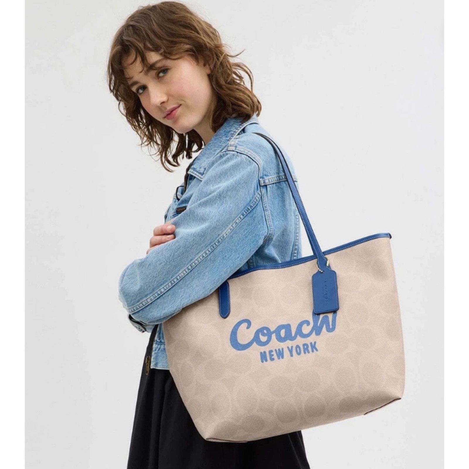 Coach Coach City Tote Sig Canvas W Coach Graphic Sand/Blue NWT Size ONE SIZE - 8 Thumbnail