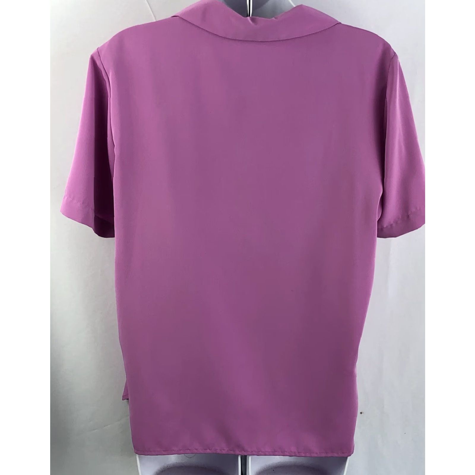 Vintage Liz Baker Silky Top Blouse 6P Purple Button Front Short Sleeve Collar Career Shirt Womens Size M / US 6-8 / IT 42-44 - 3 Thumbnail