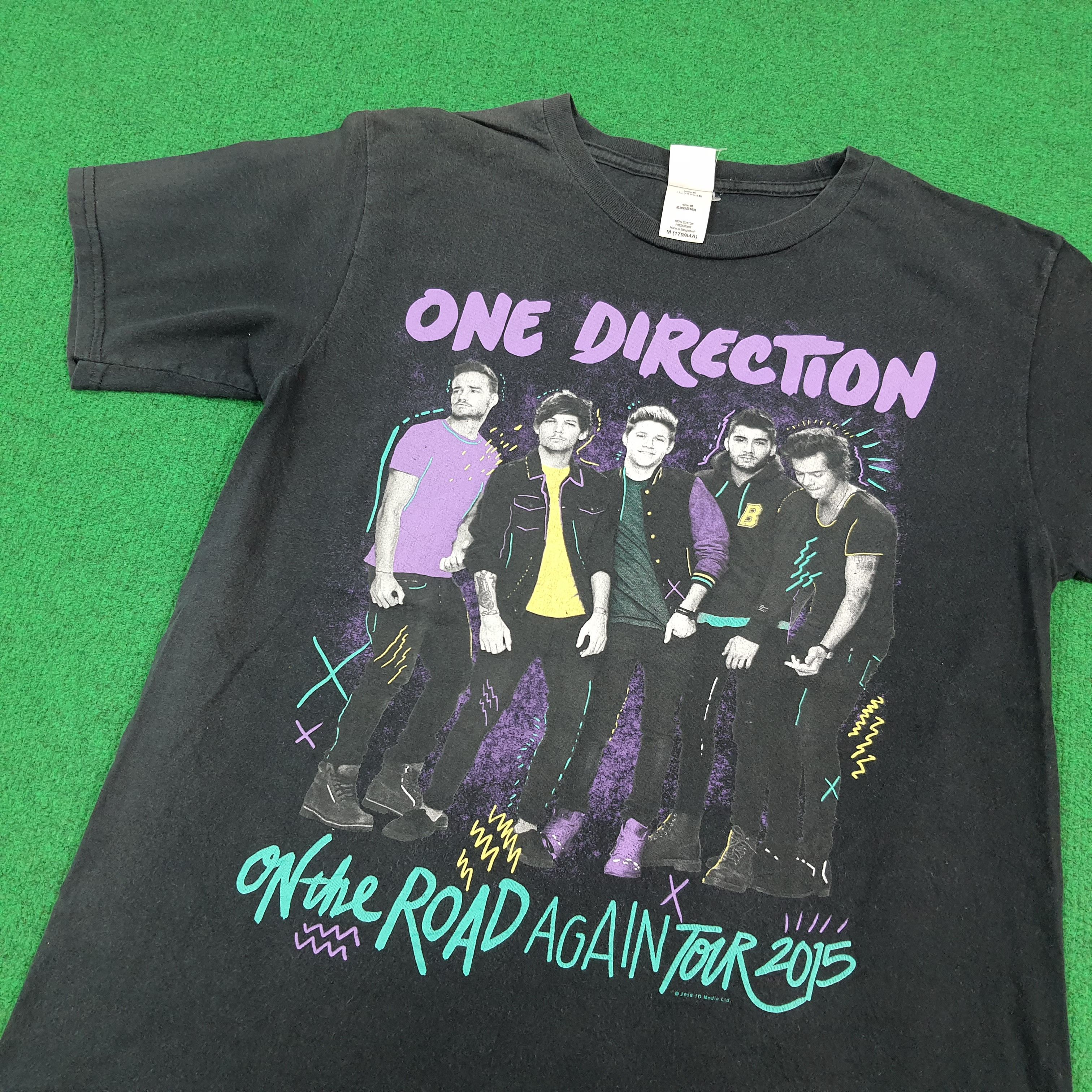 Band Tees Vintage One Direction 1D 2015 Tour Graphic Tshirt C301N77 Size US M / EU 48-50 / 2 - 2 Thumbnail