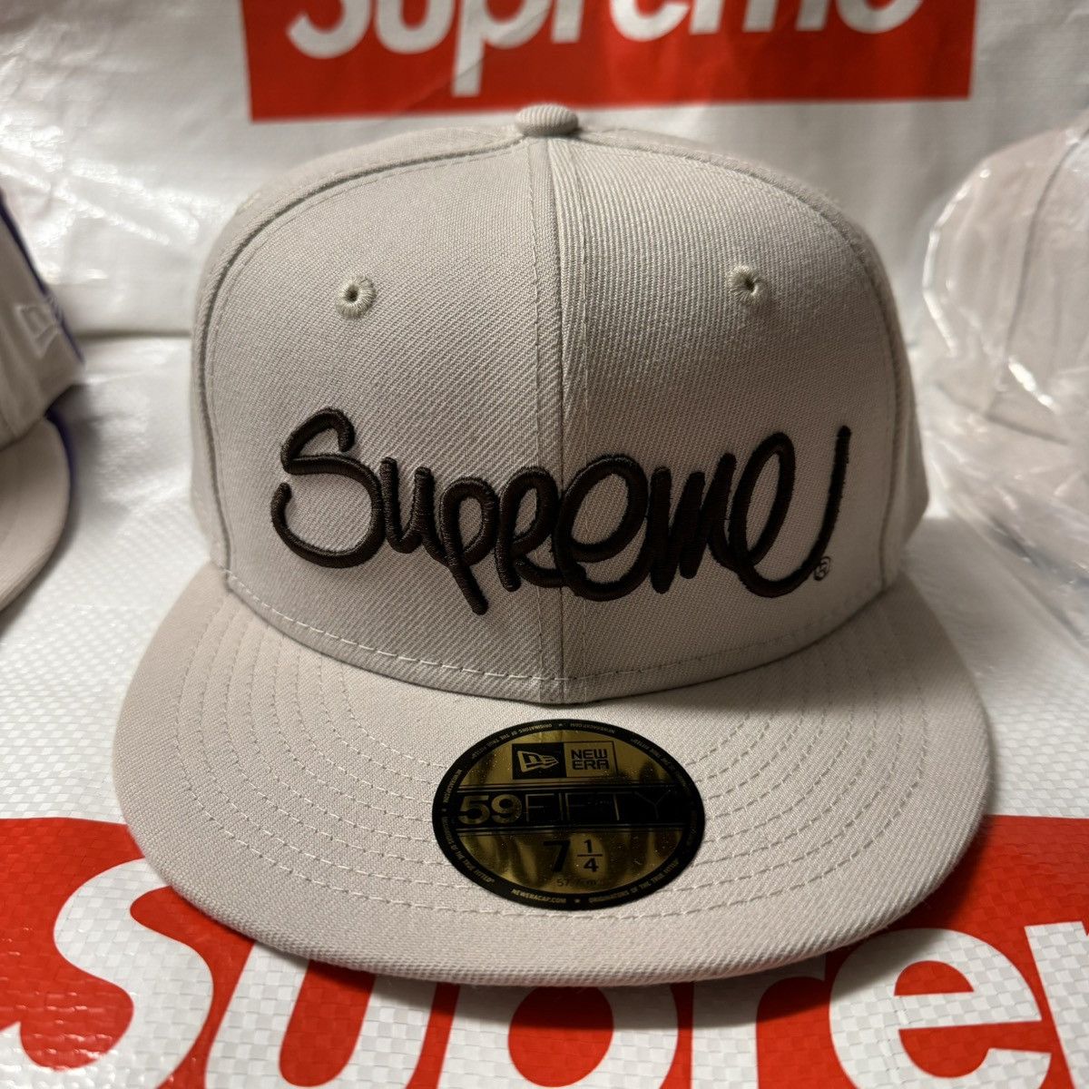 Supreme Supreme hand style new era stone 7 1/4 | Grailed