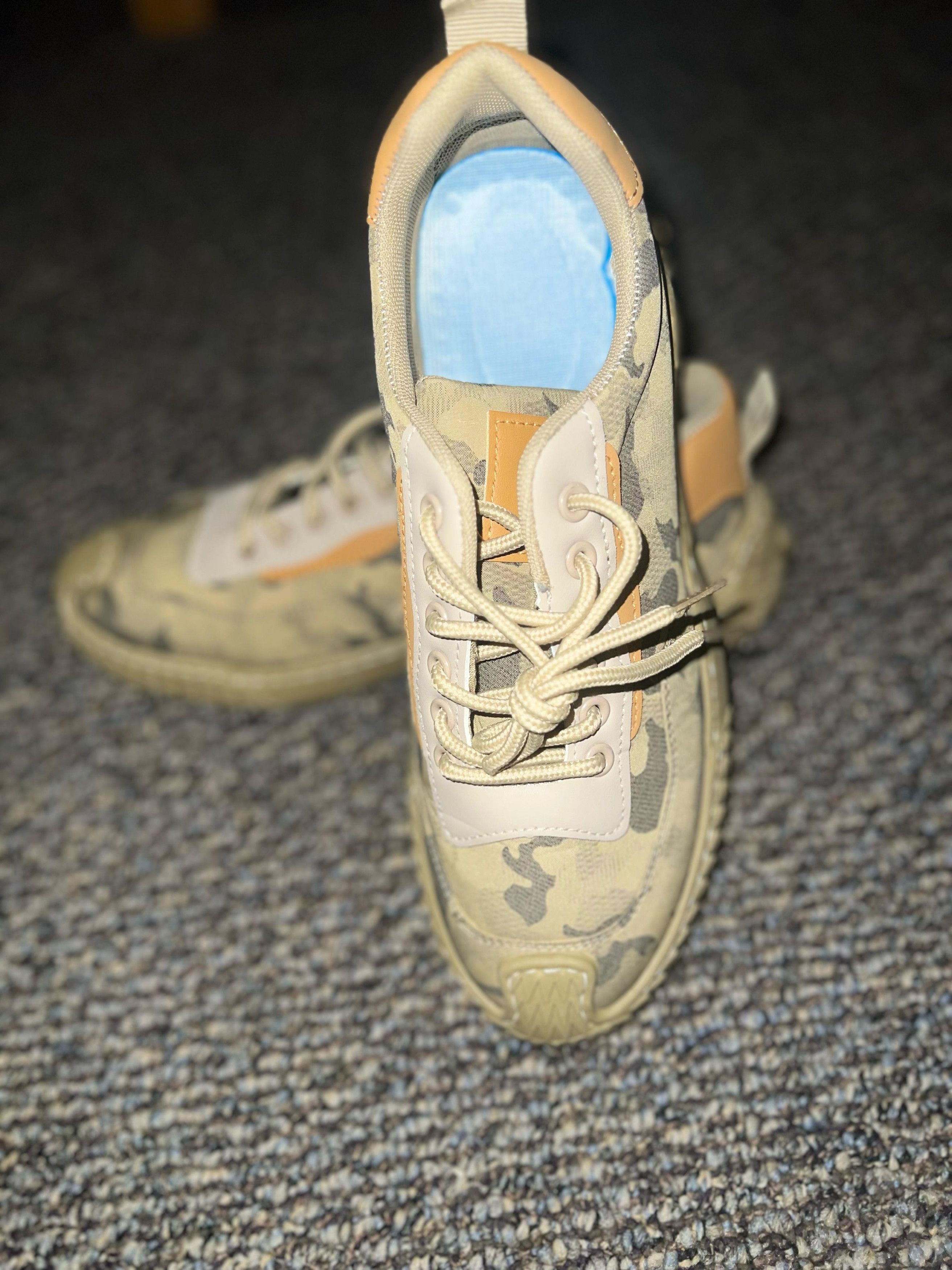 Other Running Shoes Size US 9 / EU 42 - 1 Thumbnail