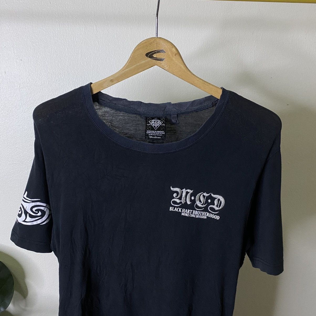 Vintage Y2K MCD More Core Division Surf Affliction Design T Shirt Size US S / EU 44-46 / 1 - 8 Thumbnail
