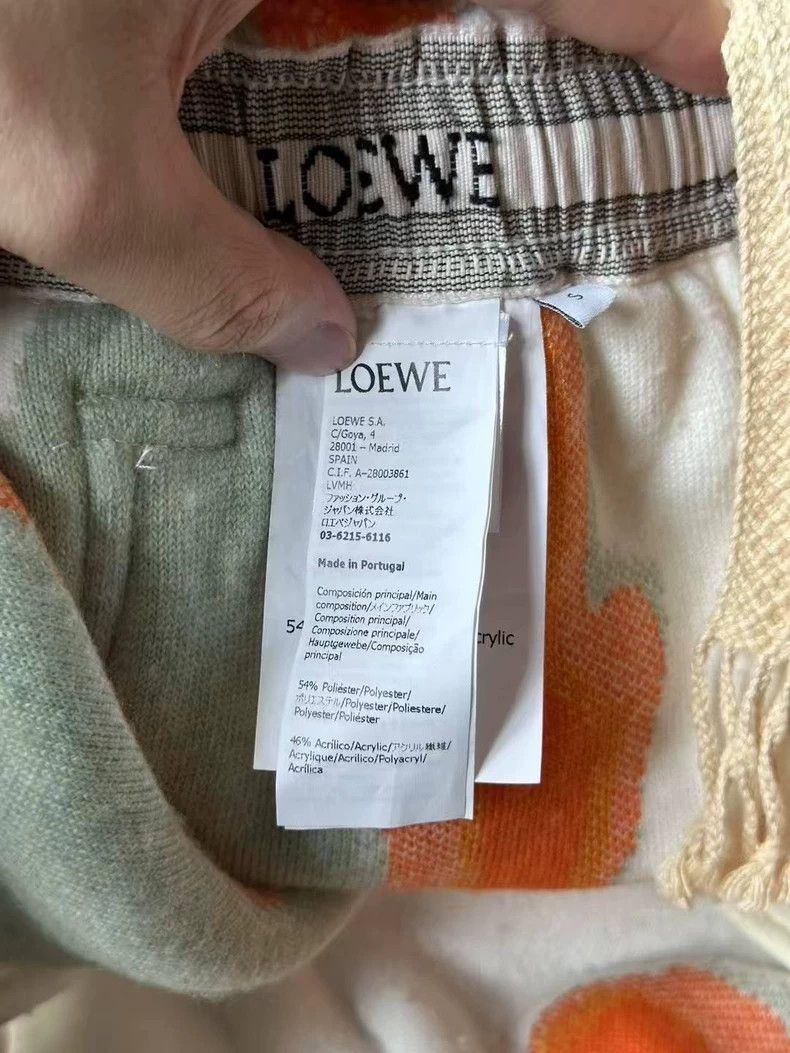 Loewe LOEWE sizeS Leather shorts Size 28" / US 6 / IT 42 - 4 Thumbnail