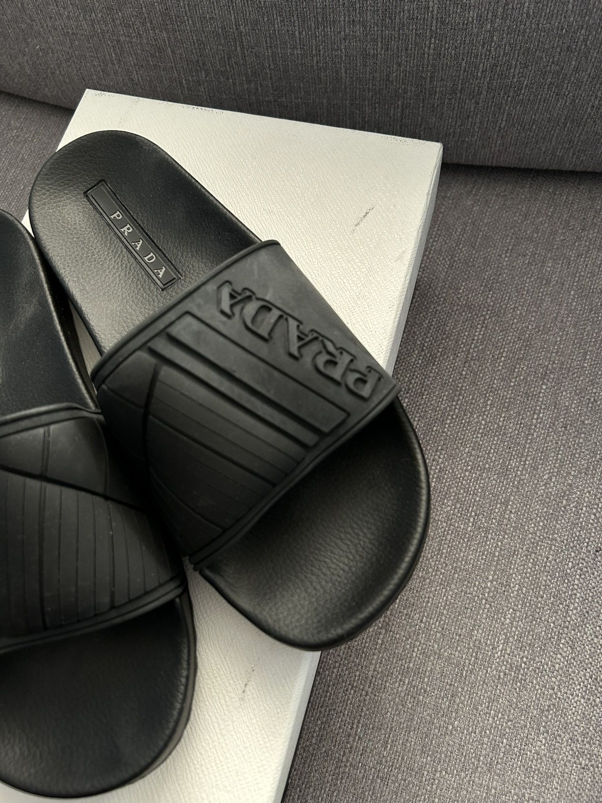 Prada Prada carved logo slides Size US 8 / EU 41 - 2 Thumbnail