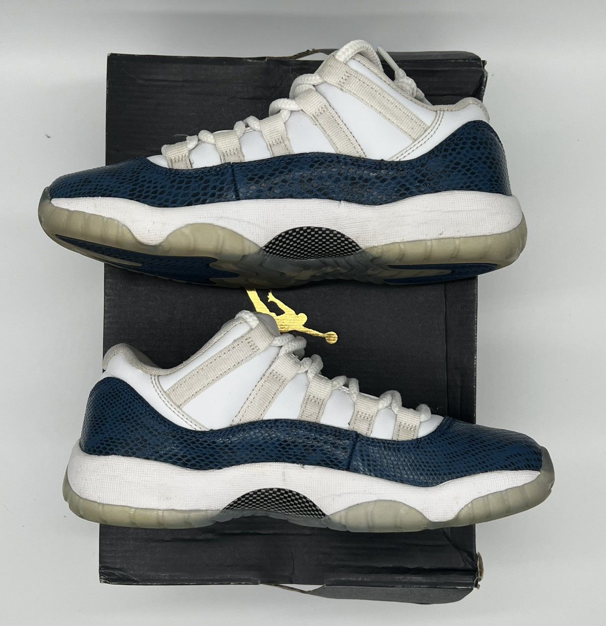 Jordan Brand Jordan 11 retro Snakeskin Navy GS Size US 5.5 / EU 38 - 2 Thumbnail