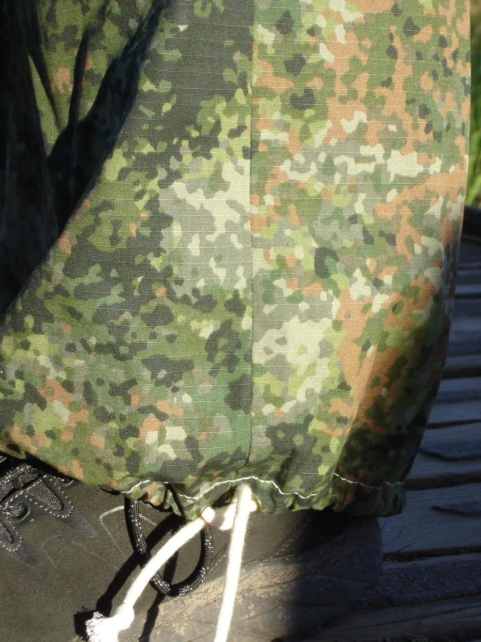 Handmade Baggy Cargos in Pixel Camo Size US 32 / EU 48 - 5 Thumbnail