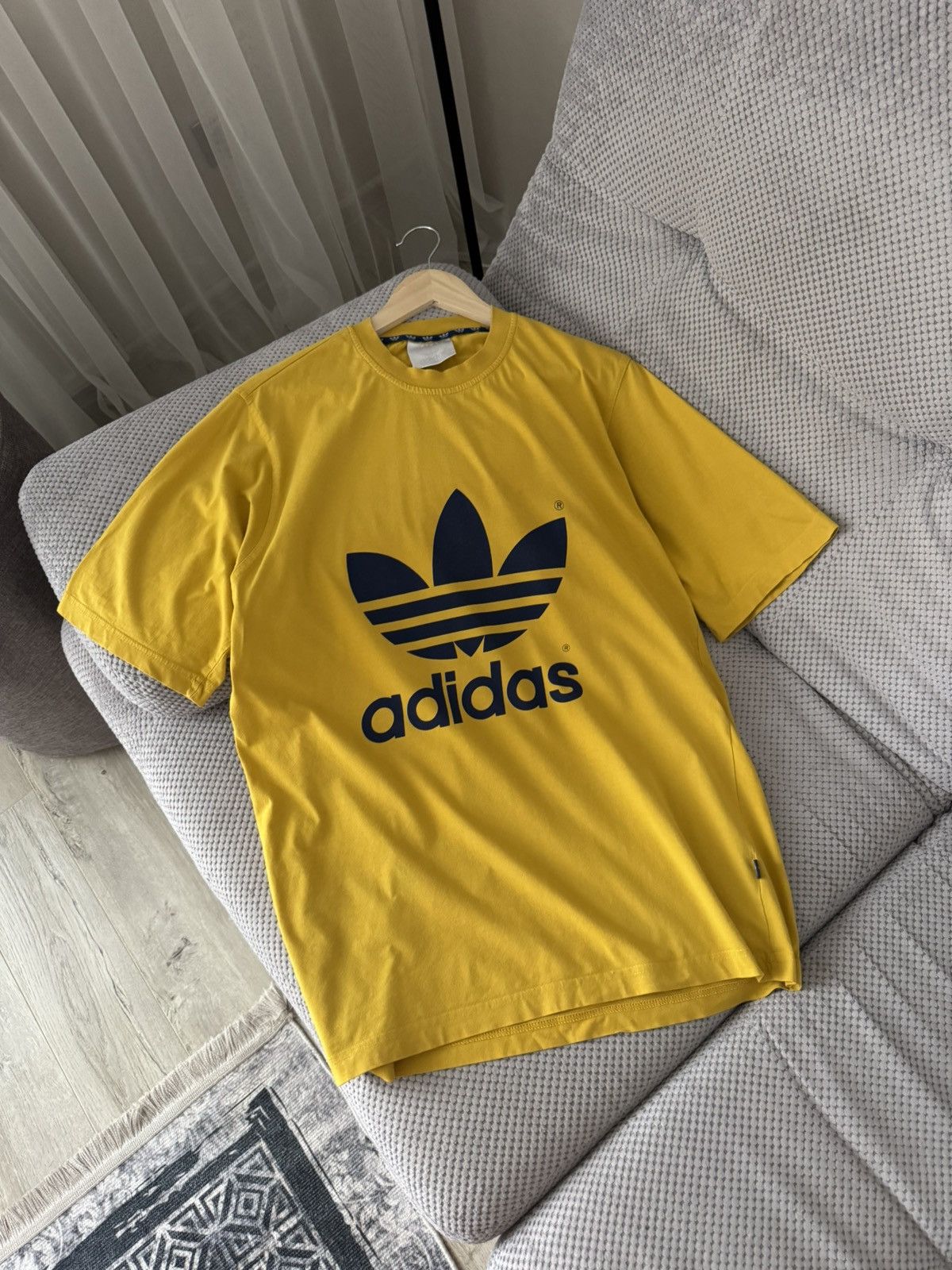 Adidas Adidas Vintage Big Logo Yellow T Shirt Size US L / EU 52-54 / 3 - 2 Thumbnail