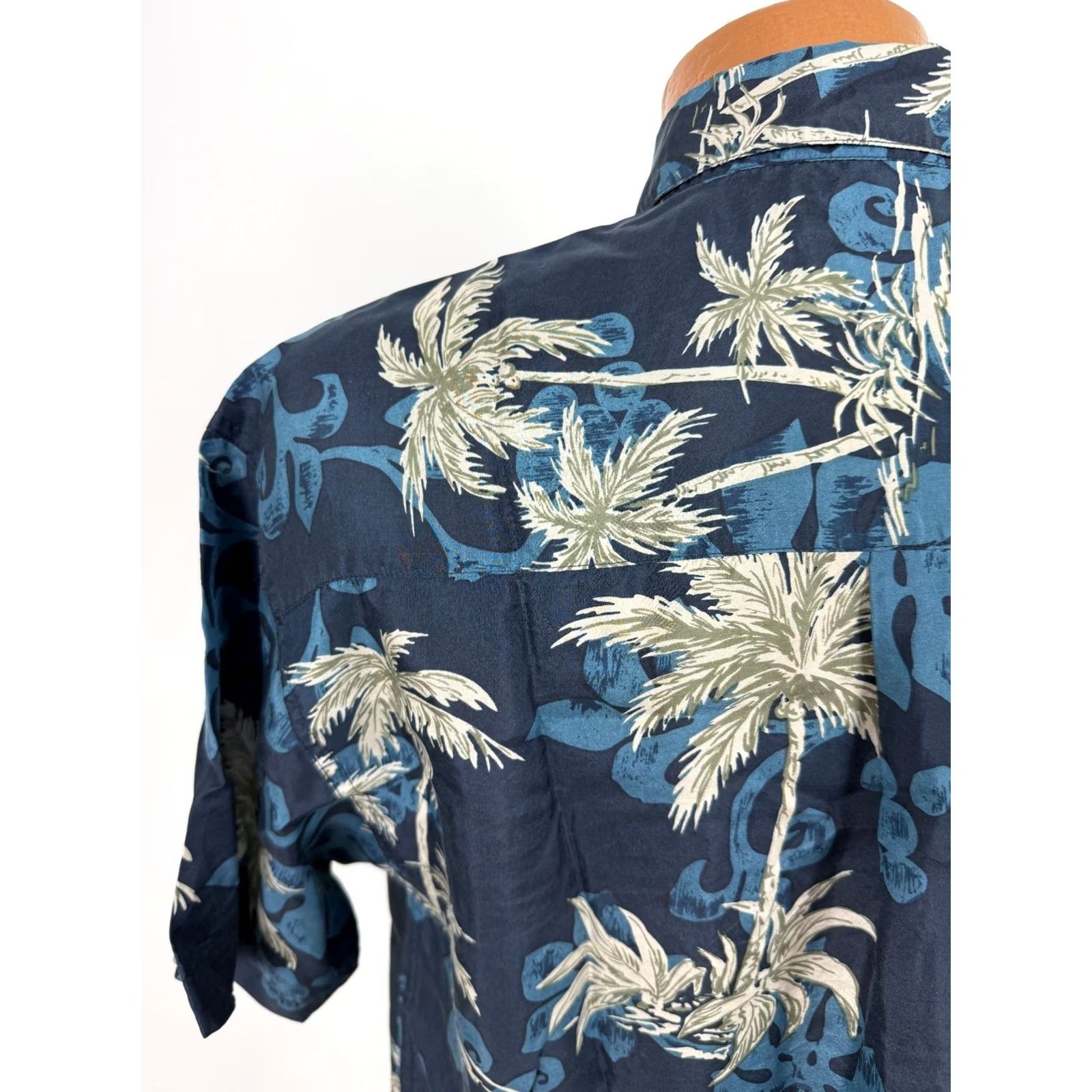 Vintage VINTAGE 90s Summa Hawaiian Shirt Men S Oversized Floral Palm Tree Luau Navy Button-Up Shirt Size US S / EU 44-46 / 1 - 7 Thumbnail