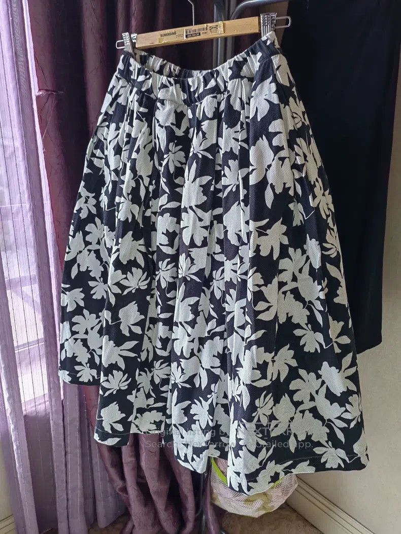 Comme des Garcons Comme Des Garcons size S Hepburn style umbrella skirt Size 23" - 3 Thumbnail