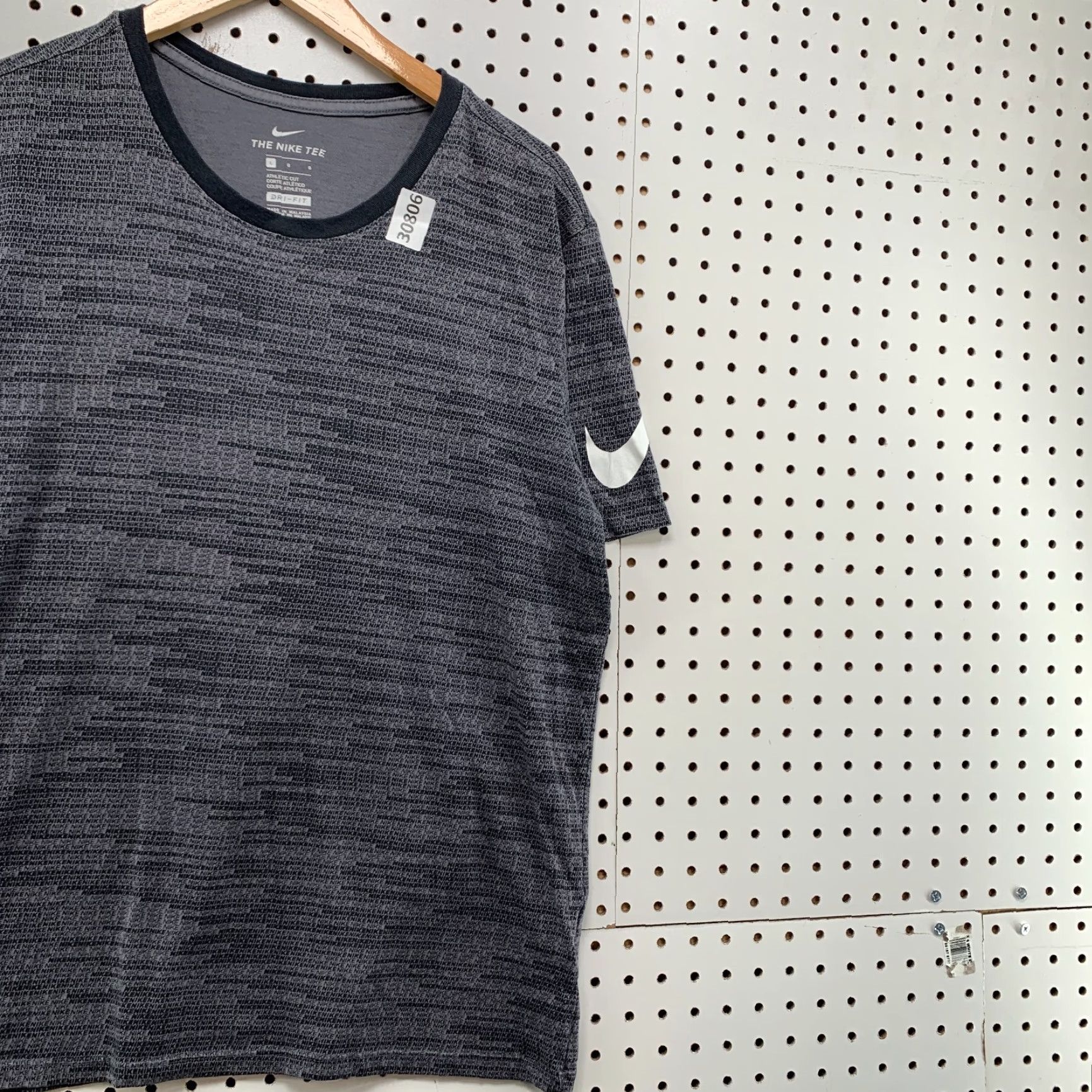 Nike Nike Dri-Fit Active Shirt Men L Gray 20X26.5 Black AOP Spellout Athletic Shirt Mens Size US L / EU 52-54 / 3 - 4 Thumbnail