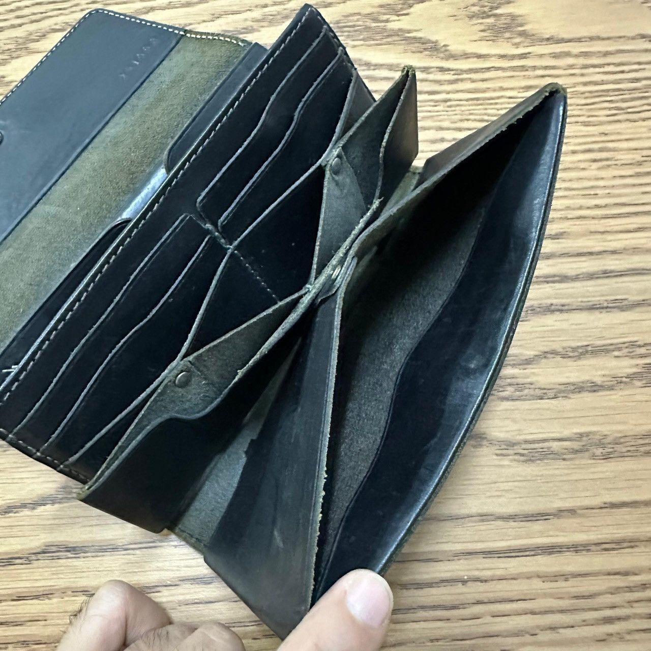Japanese Brand Vintage Artisan Leather Wallet w/ Riri Zip & HATO Size ONE SIZE - 8 Thumbnail
