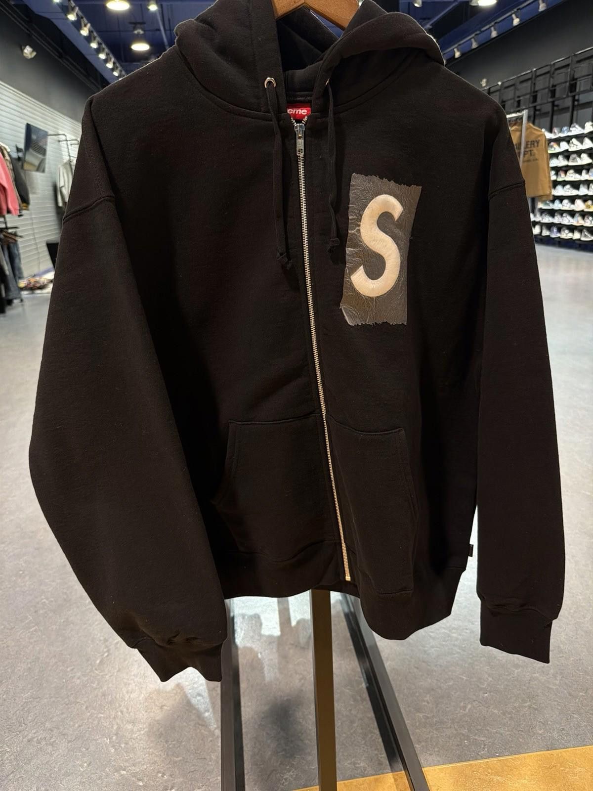 Supreme Supreme S Logo Zip Up Hooded Sweatshirt (Large) NEW Size US L / EU 52-54 / 3 - 2 Thumbnail