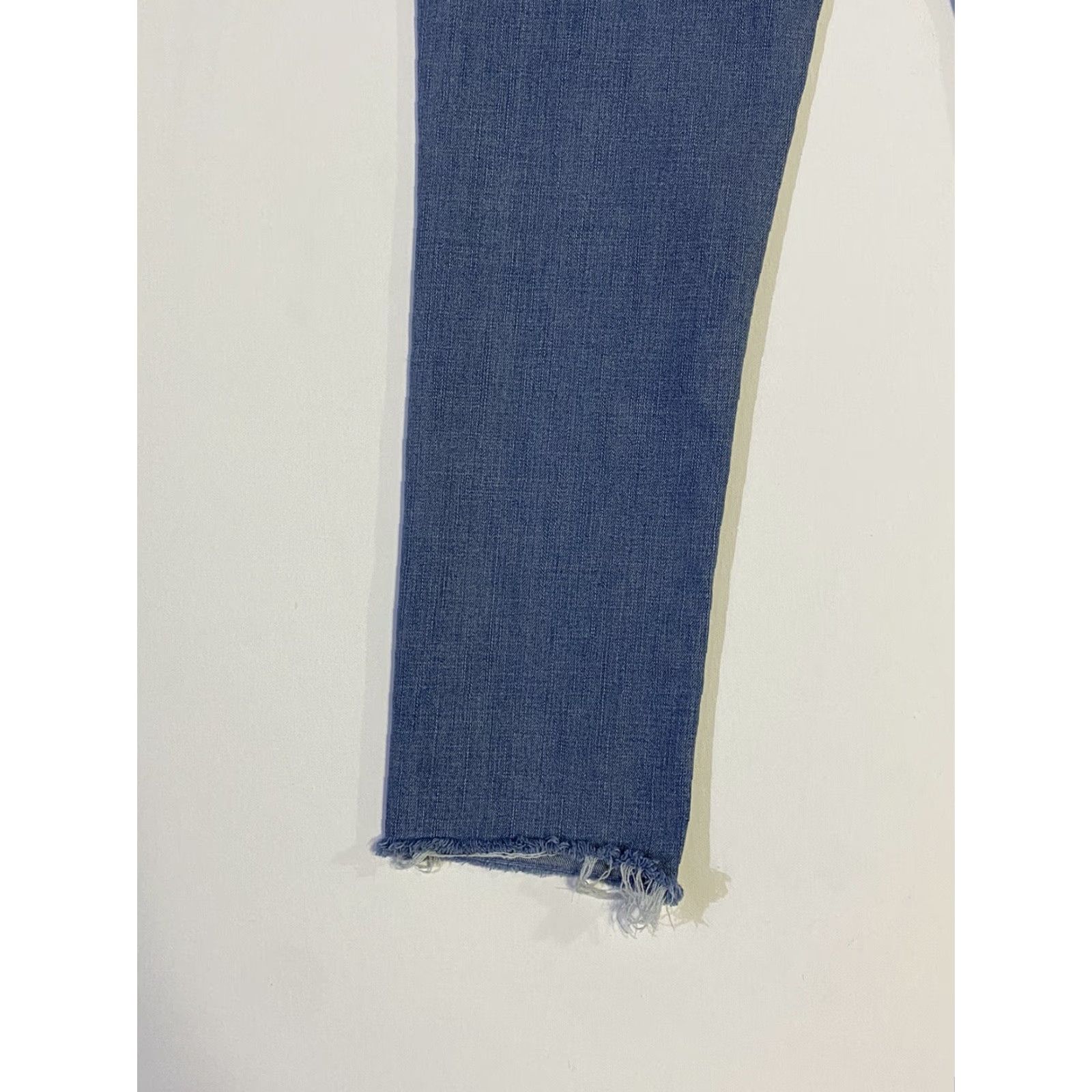Levi's Levi's 311 Shaping Skinny Jeans Women Light Wash Mid Rise 28 Blue Denim Regular 5-Pocket Cotton Blend Slimming Stretch Size 28" / US 6 / IT 42 - 7 Thumbnail