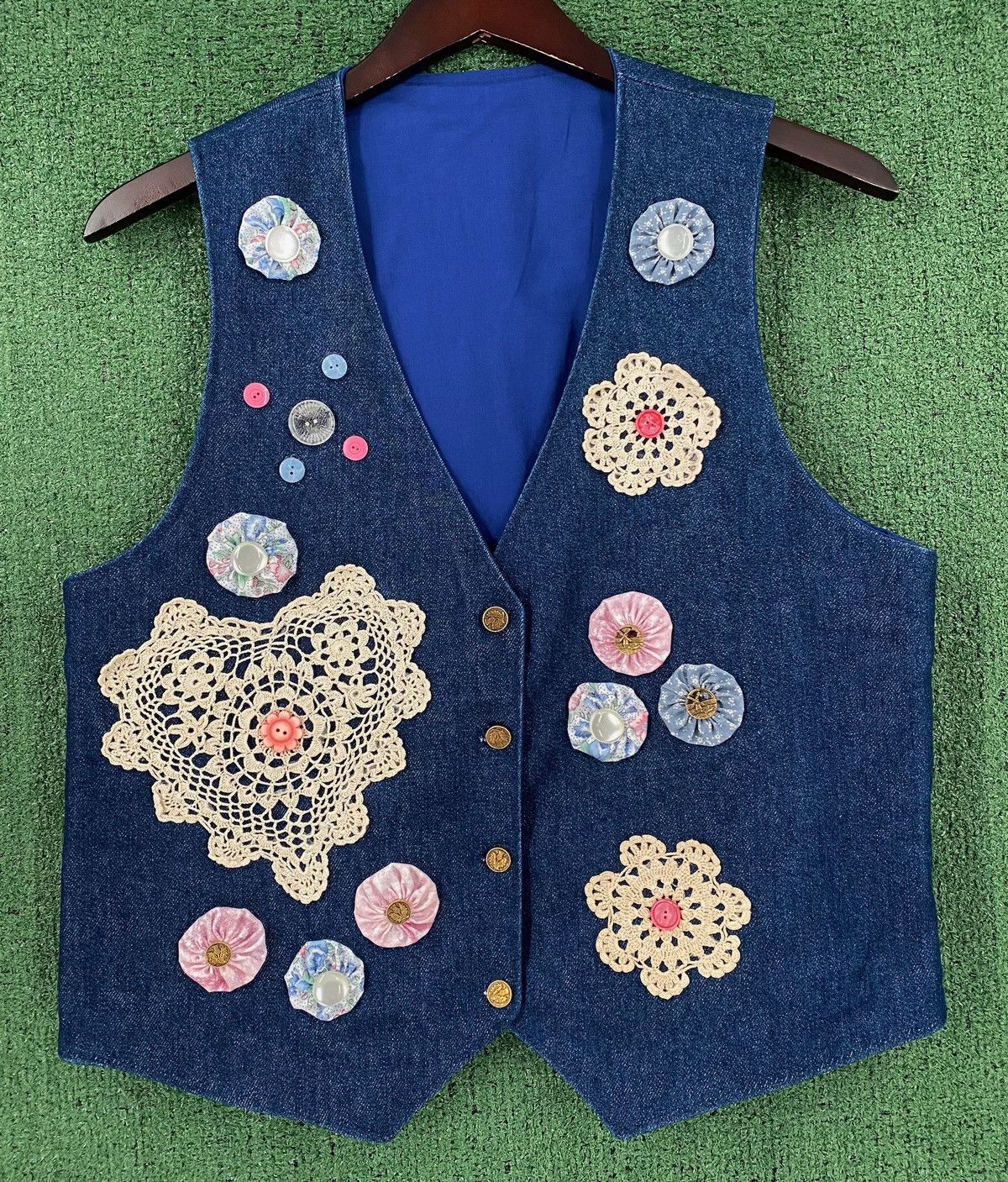 Vintage 90’s Handmade Lace Flowers Embellished Denim Vest Large Size L / US 10 / IT 46 - 1 Thumbnail