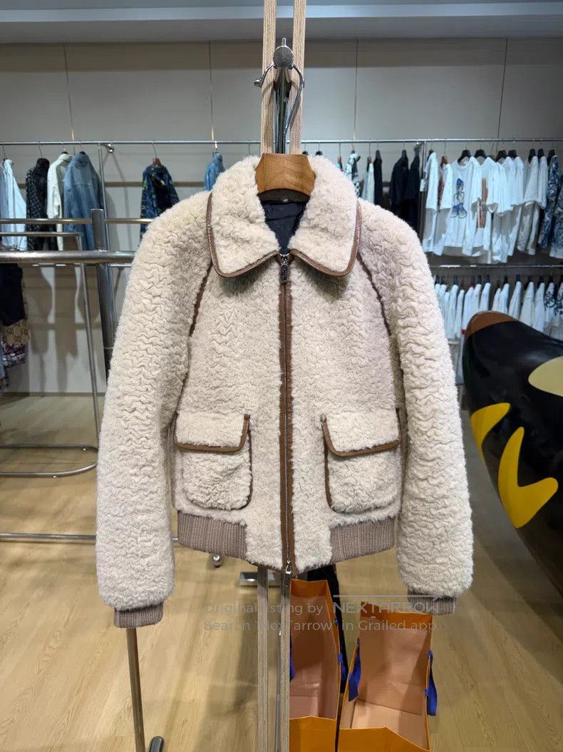 Fendi Fendi Lambswool jacket Size US S / EU 44-46 / 1 - 1 Thumbnail