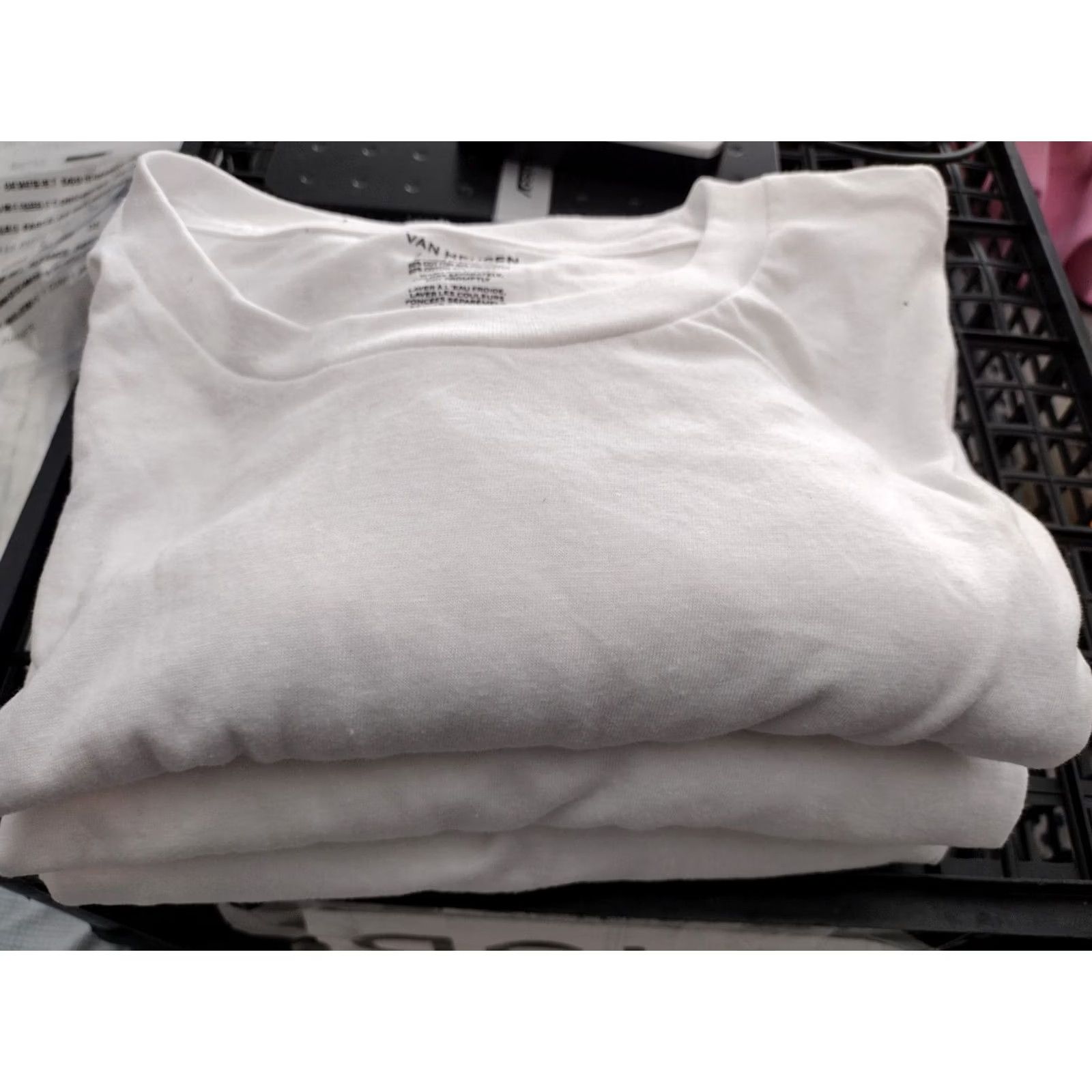 Van Heusen Van Heusen Unissex T-Shirt 3 Pack Shirt XL White Cotton/Polyester Crew Neck Short Sleeve Vintage? Size US XL / EU 56 / 4 - 7 Thumbnail