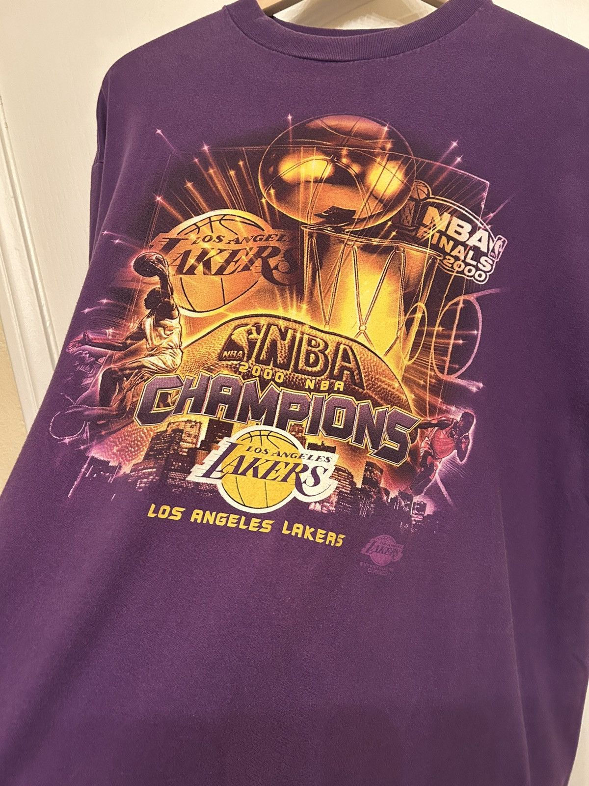 Vintage Vintage Lakers 2000 Championship Tshirt Size US L / EU 52-54 / 3 - 3 Thumbnail