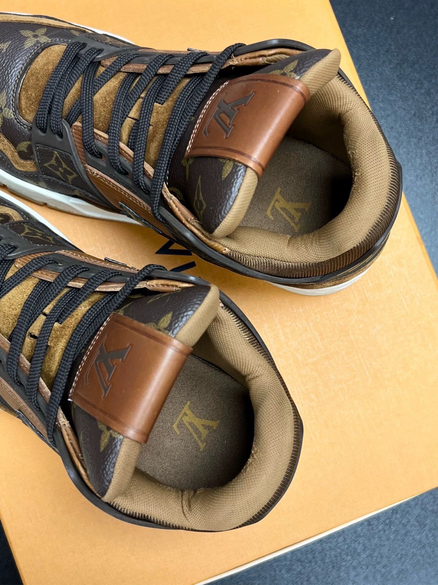 Louis Vuitton lv trainer sneakers in brown monogram Size US 7.5 / EU 40-41 - 4 Thumbnail