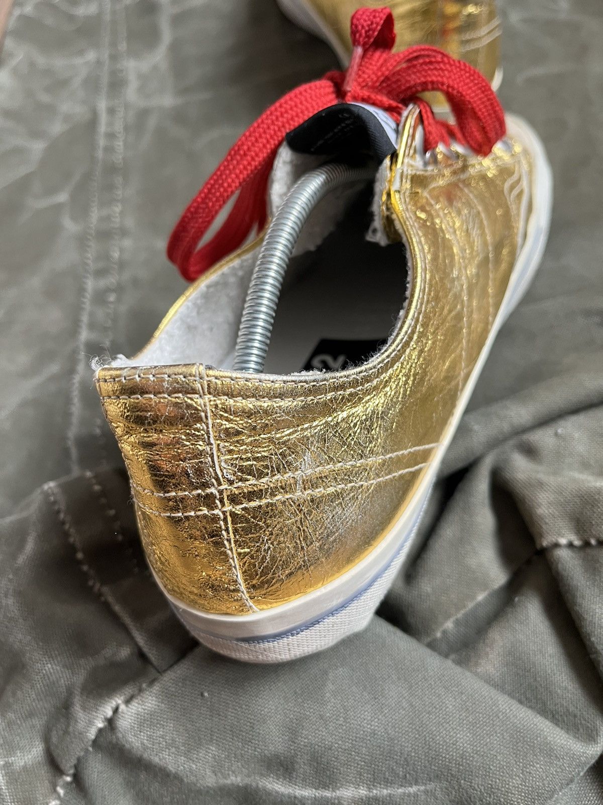 Golden Goose × Vintage GGDB Golden Goose Deluxe Brand V-star 2 Gold Low Sneakers Size US 7 / EU 40 - 7 Thumbnail