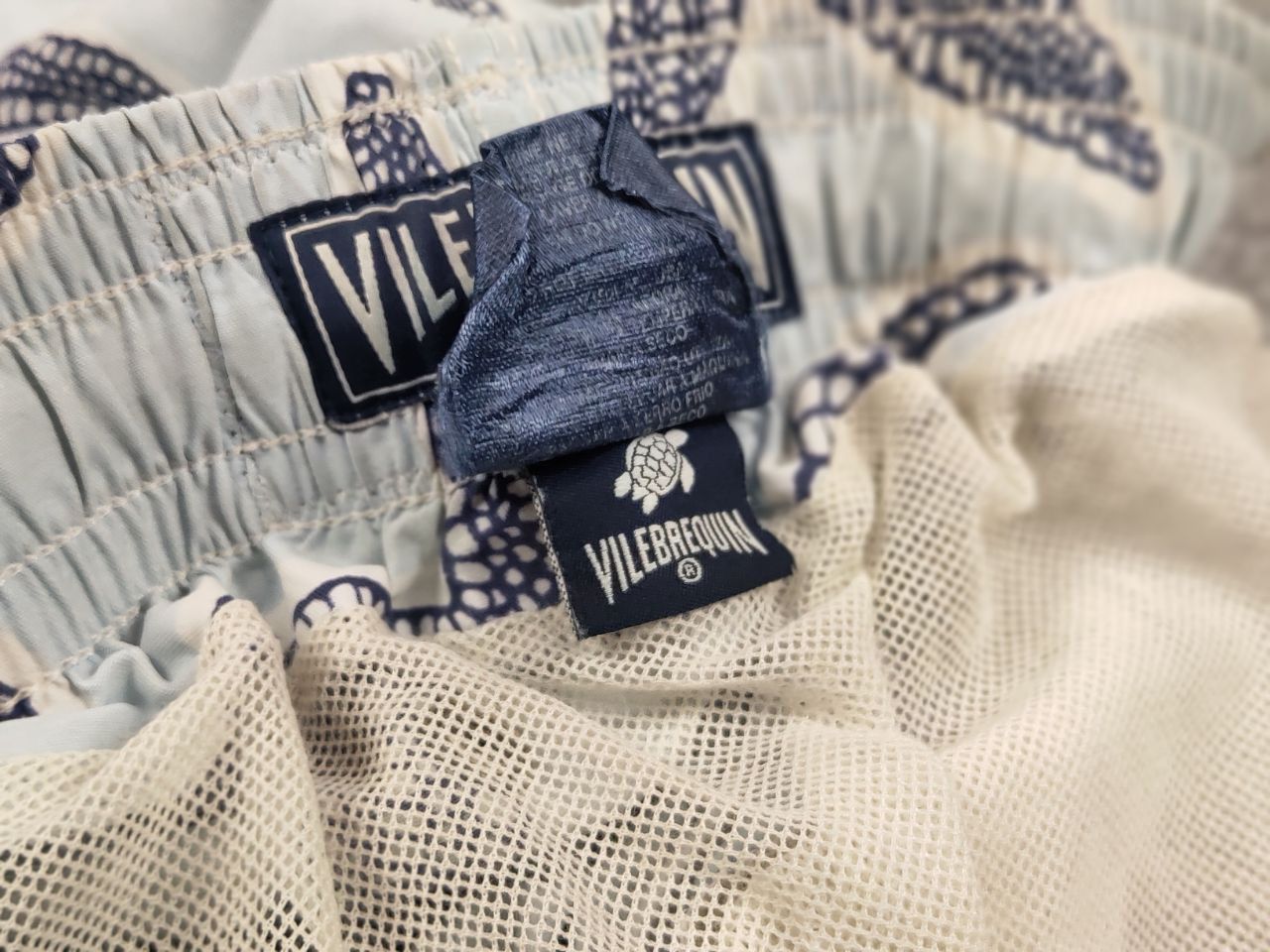 Vilebrequin Vilebrequin Design Casual printed Blue sea ​​pattern Shorts Size US 36 / EU 52 - 18 Thumbnail