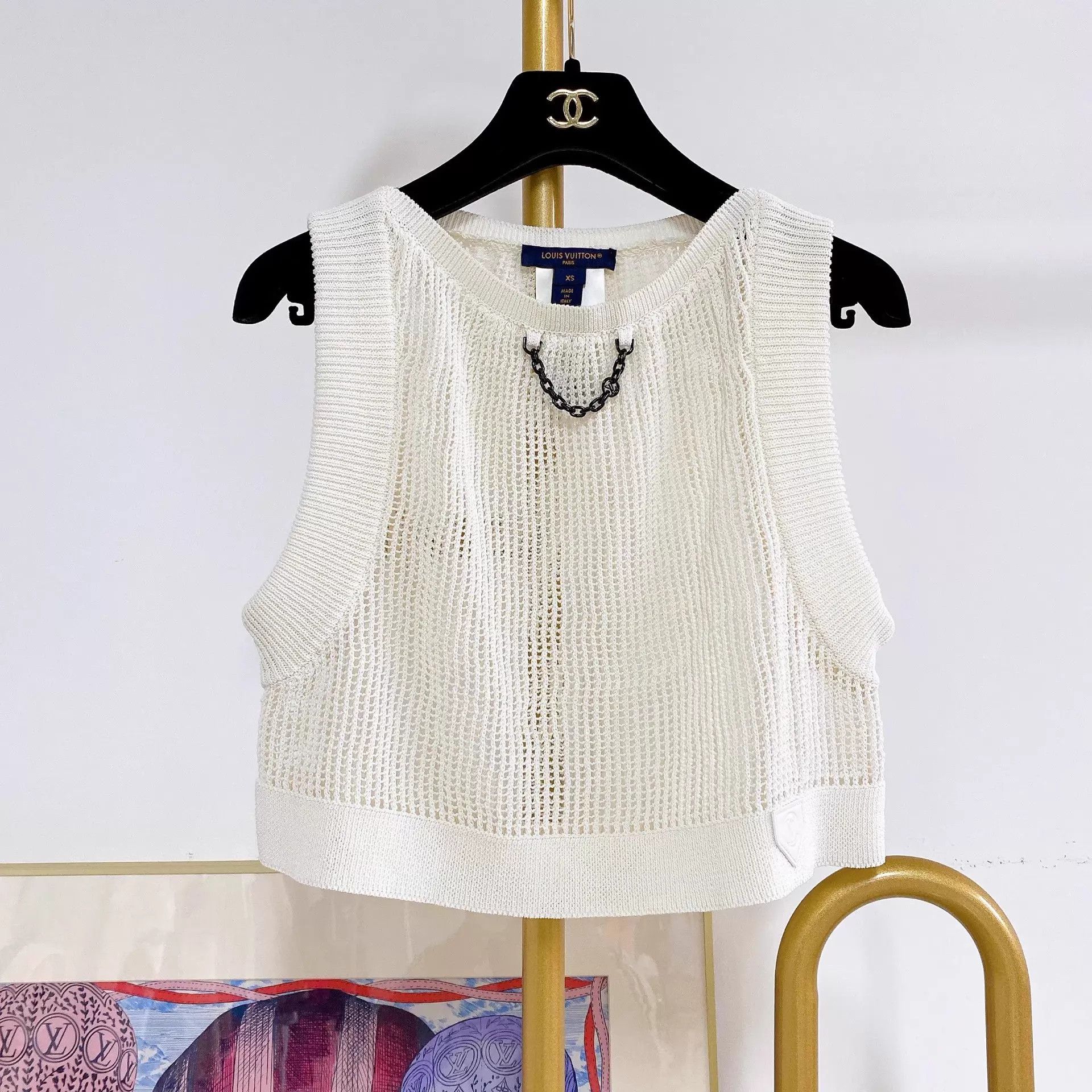 Louis Vuitton LV white knit sleeveless tee XS pre-owned Size XS / US 0-2 / IT 36-38 - 1 Thumbnail